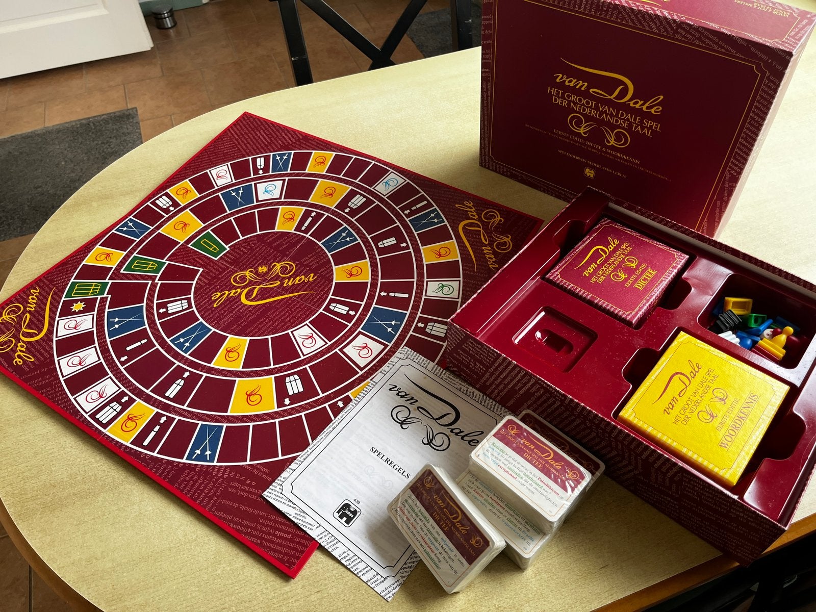 Het dikke van Dale spel, Drie of vier spelers, Ophalen of Verzenden, Zo goed als nieuw