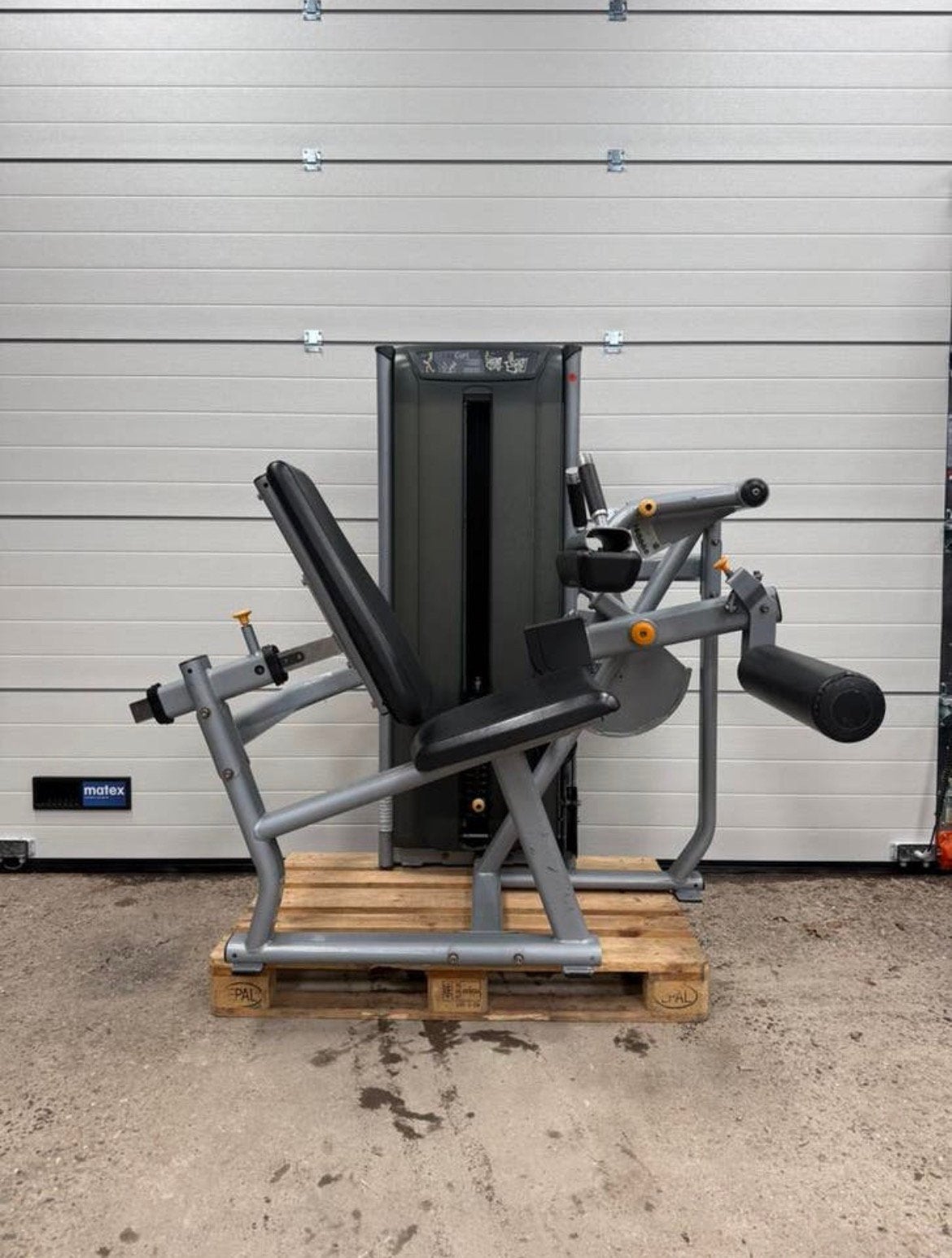 Matrix seated leg curl met 68 kg / fitness / gym / hamstring, Sport en Fitness, Ophalen, Benen, Gebruikt, -