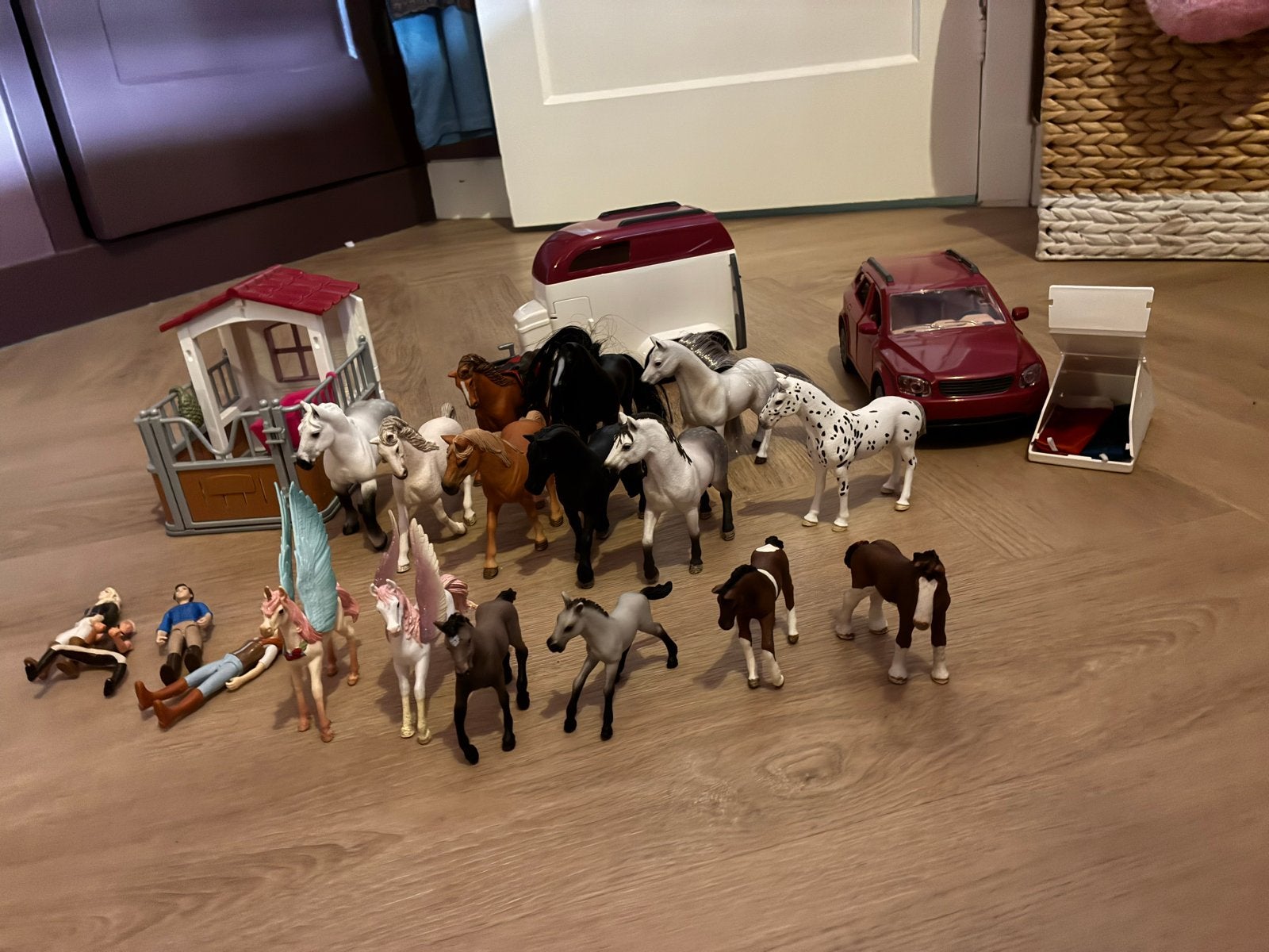 Complete Schleich paardenset: trailer, stal, hindernissen, Ophalen of Verzenden, Gebruikt, Jongen of Meisje