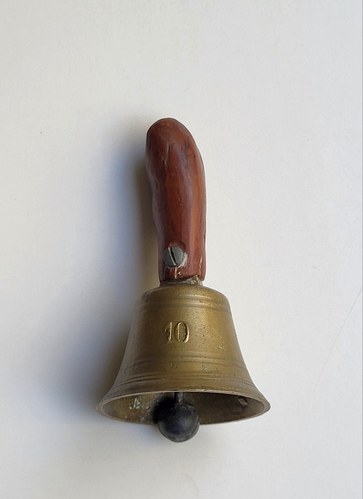Oude koperen / messing handbel nr. 10 met houten handvat, Ophalen of Verzenden