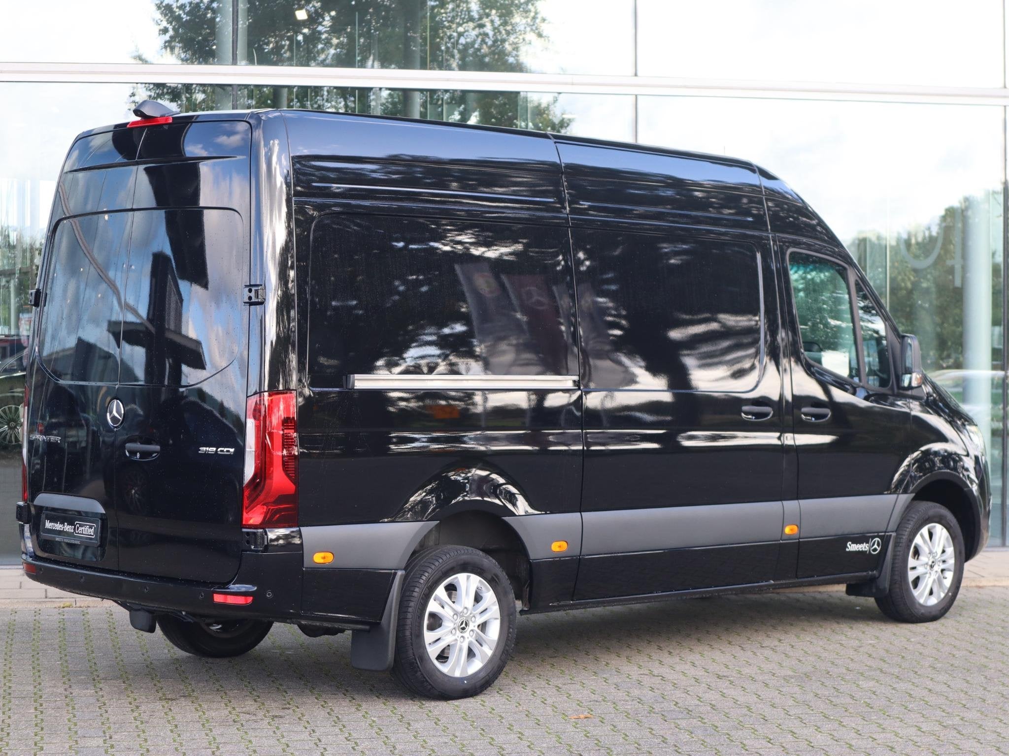 Mercedes-Benz Sprinter 319 CDI L2H2 SELECT DISTRONIC 2x SCHU, Automaat, Gebruikt, Zwart, Bedrijf