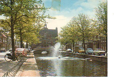 Ansichtkaart	Oud-Beijerland	Raadhuis	met Vliet, Verzenden, 1960 tot 1980, Gelopen, Zuid-Holland
