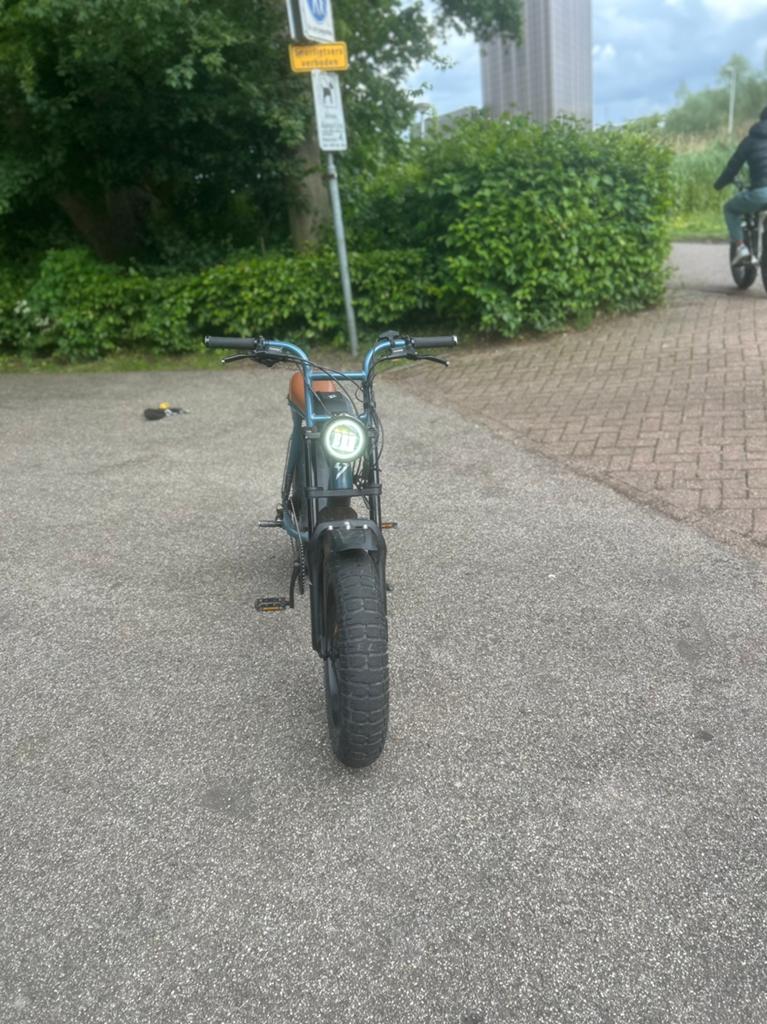 Super 73 s2 hudson blue, Fietsen en Brommers, Versnellingen, Zo goed als nieuw, 57 tot 61 cm, Schijfrem