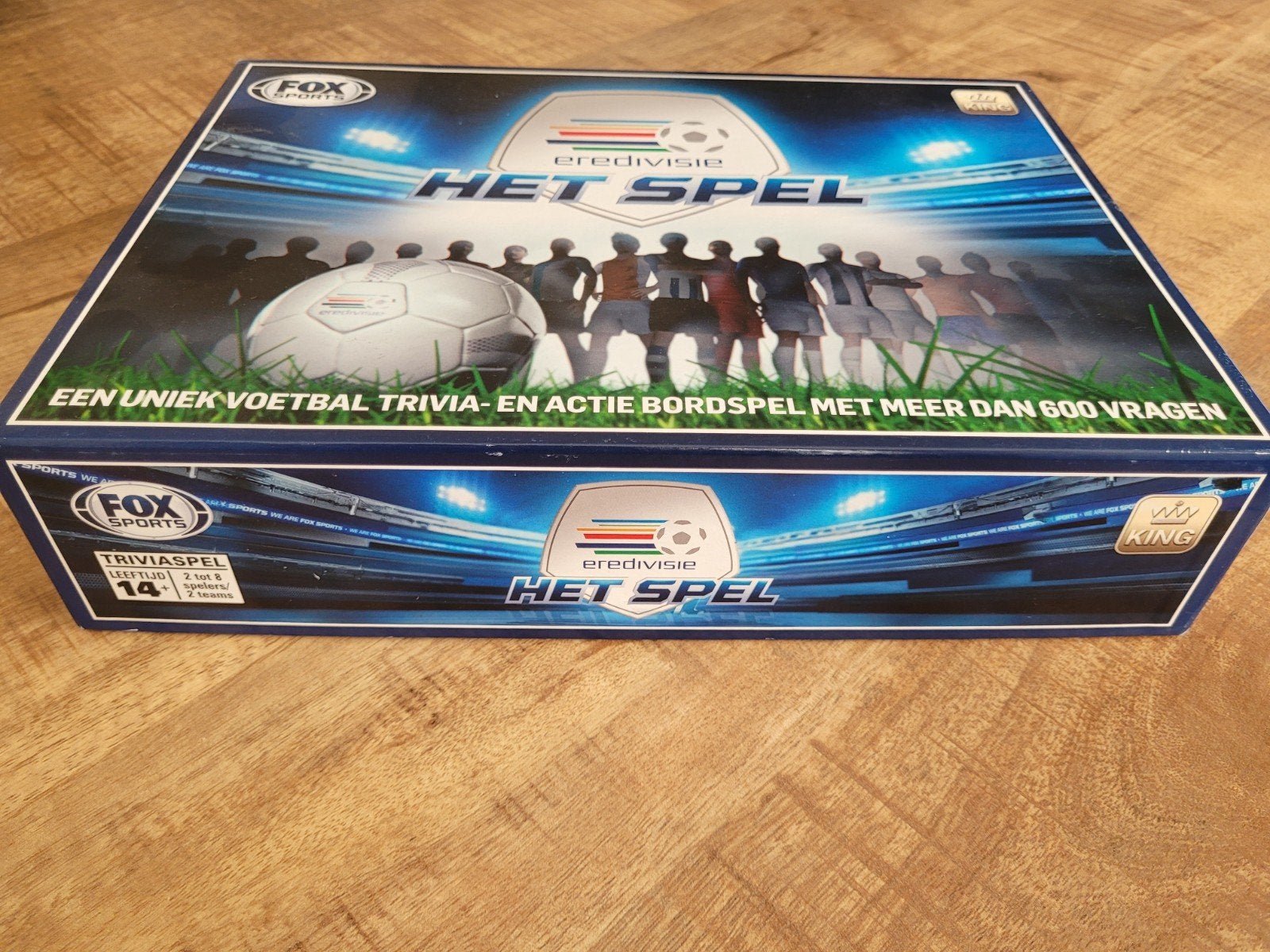 Eredivisie Het Spel - Voetbal Trivia & Actie Bordspel, Hobby en Vrije tijd, Drie of vier spelers, Ophalen of Verzenden, Zo goed als nieuw