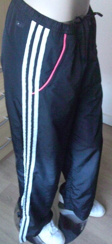 ADIDAS climate365 zwarte sportbroek met ritsjes maat M, Maat 38/40 (M), Zwart, Lang, Gedragen