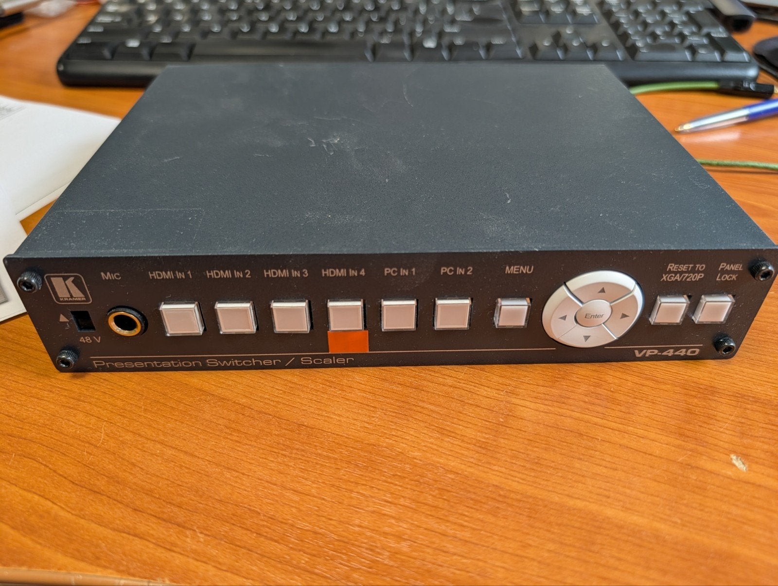 Kramer VP-440 Presentation Switcher / Scaler, Ophalen of Verzenden, Gebruikt, Video