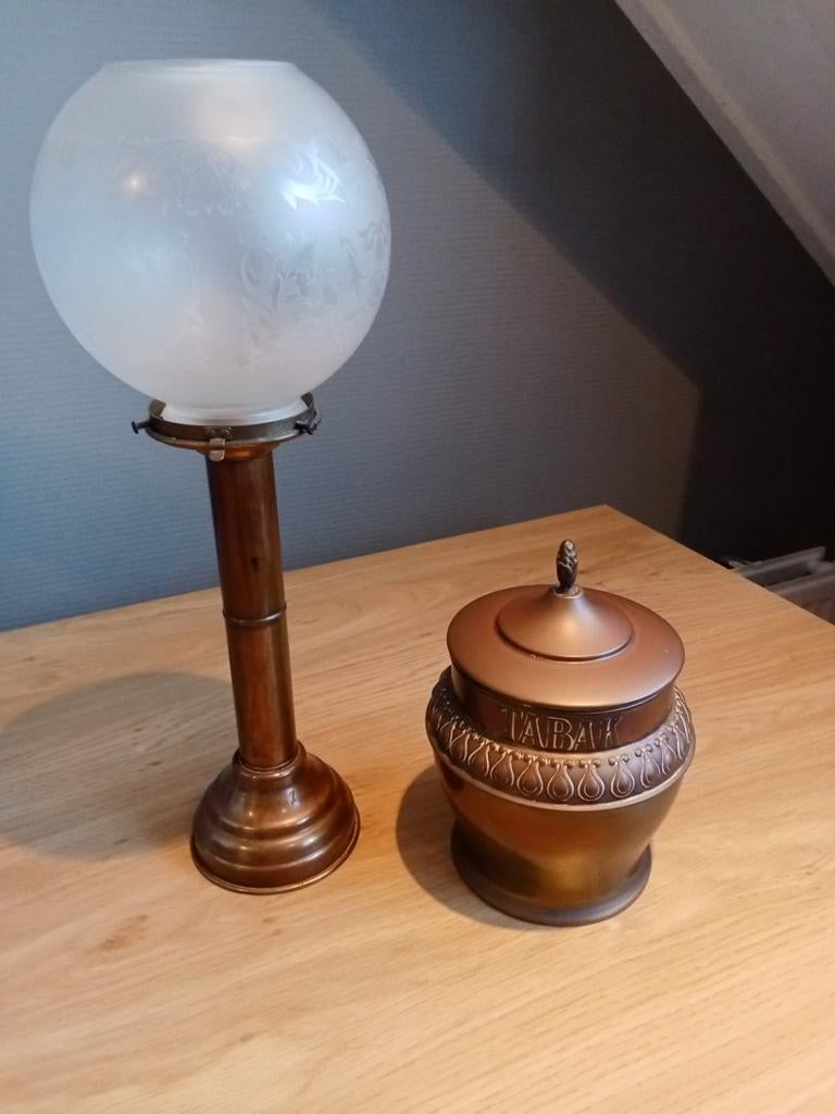 Tabak pot. Plus lamp, Ophalen of Verzenden