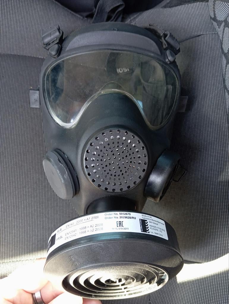 Gasmasker met filter - Volgelaatsmasker, Ophalen of Verzenden, Zo goed als nieuw, Volgelaatsmaskers