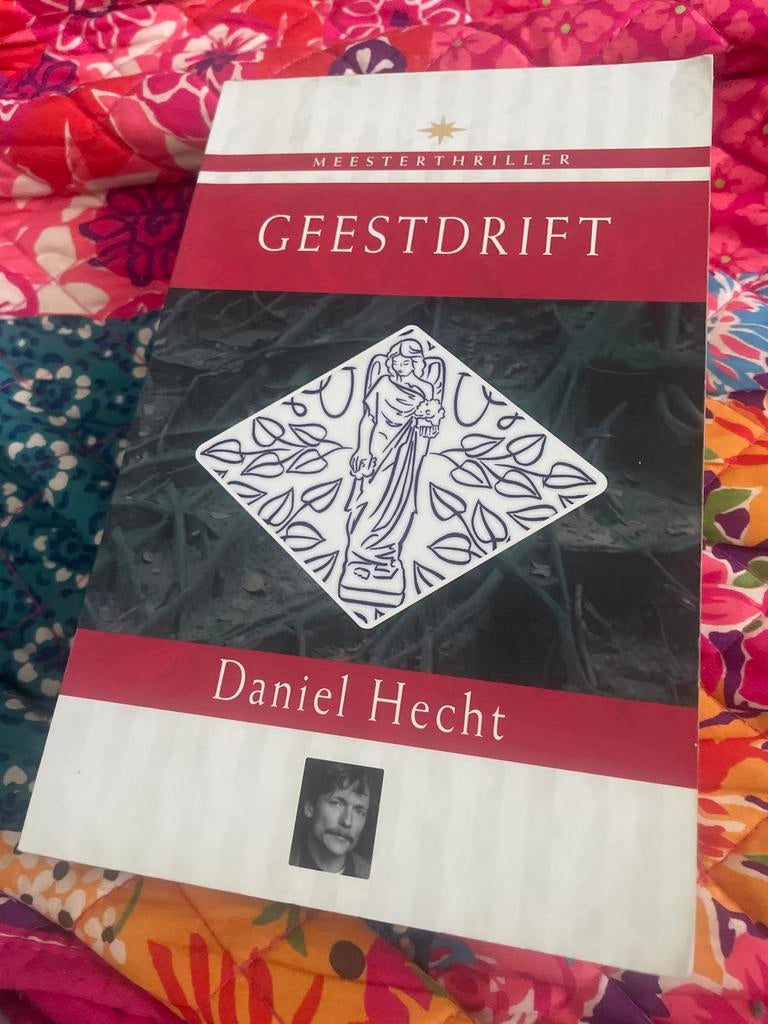 Meesterthriller Geestdrift - Daniel Hecht, Ophalen of Verzenden, Zo goed als nieuw, Nederland