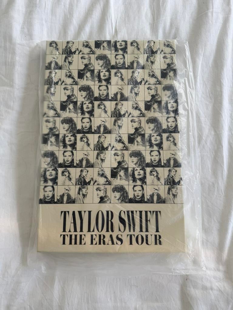 Taylor Swift The Eras Tour Exclusive VIP Box merchandise, Ophalen of Verzenden, Zo goed als nieuw