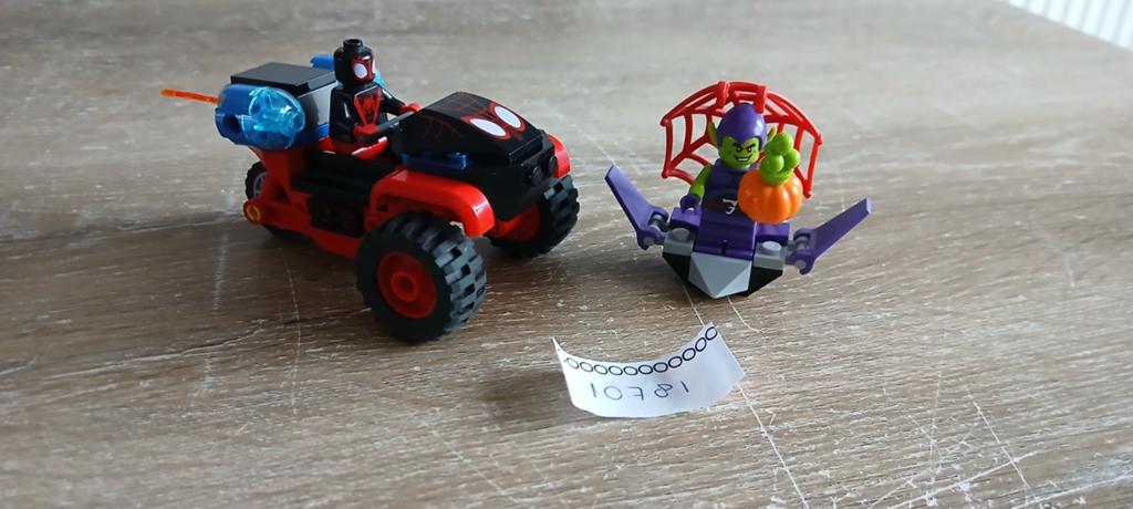 10781 lego Marvel Spider-Man Miles Morales vs green goblin, Marvel, Lego, Ophalen of Verzenden, Zo goed als nieuw
