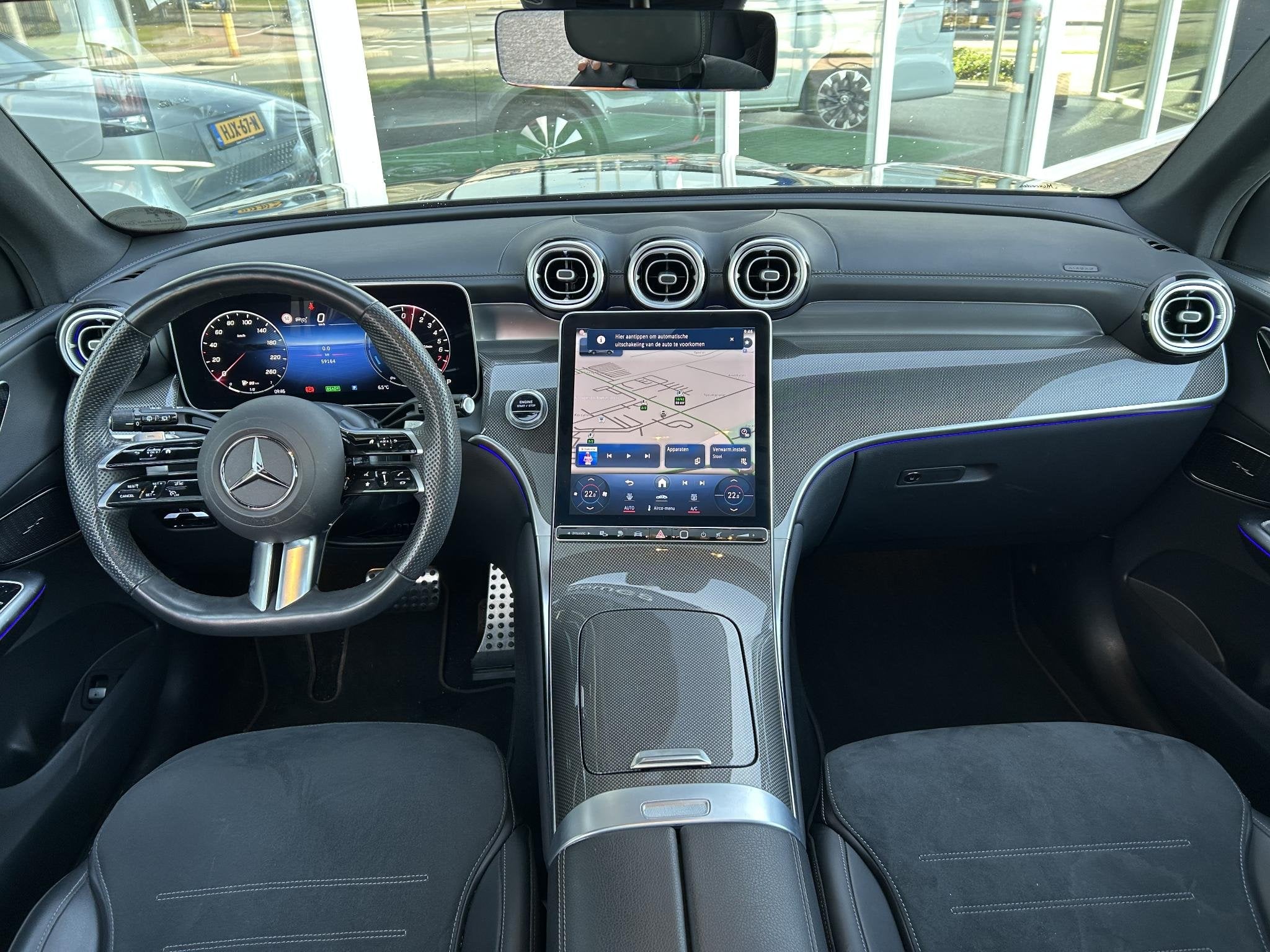 Mercedes-Benz GLC-klasse 300e 4MATIC AMG Line | Panoramadak, Auto's, Automaat, Gebruikt, 2000 kg, Zwart
