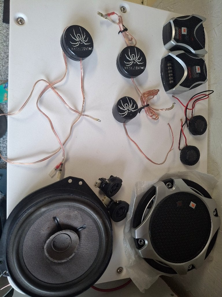 Auto speakers, filters en tulpstekker., Ophalen, Gebruikt