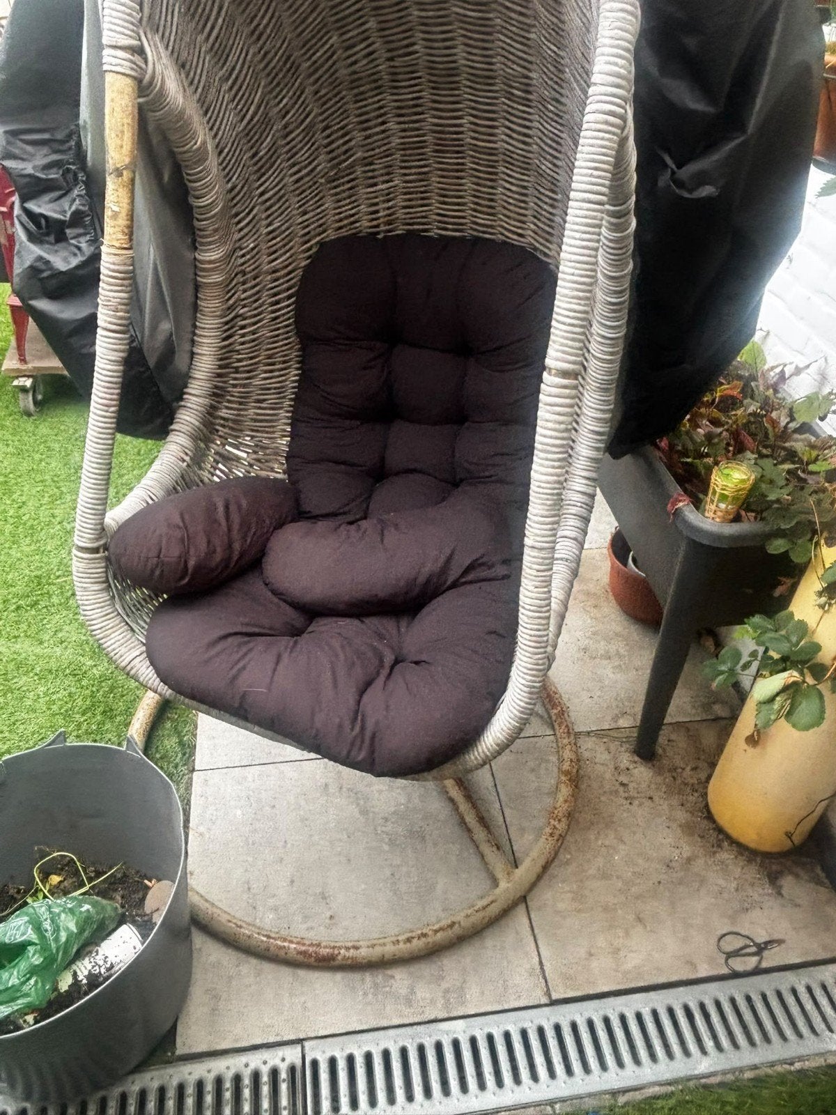 Comfortabele hangstoel met kussen voor buiten, Ophalen, Gebruikt, Wicker