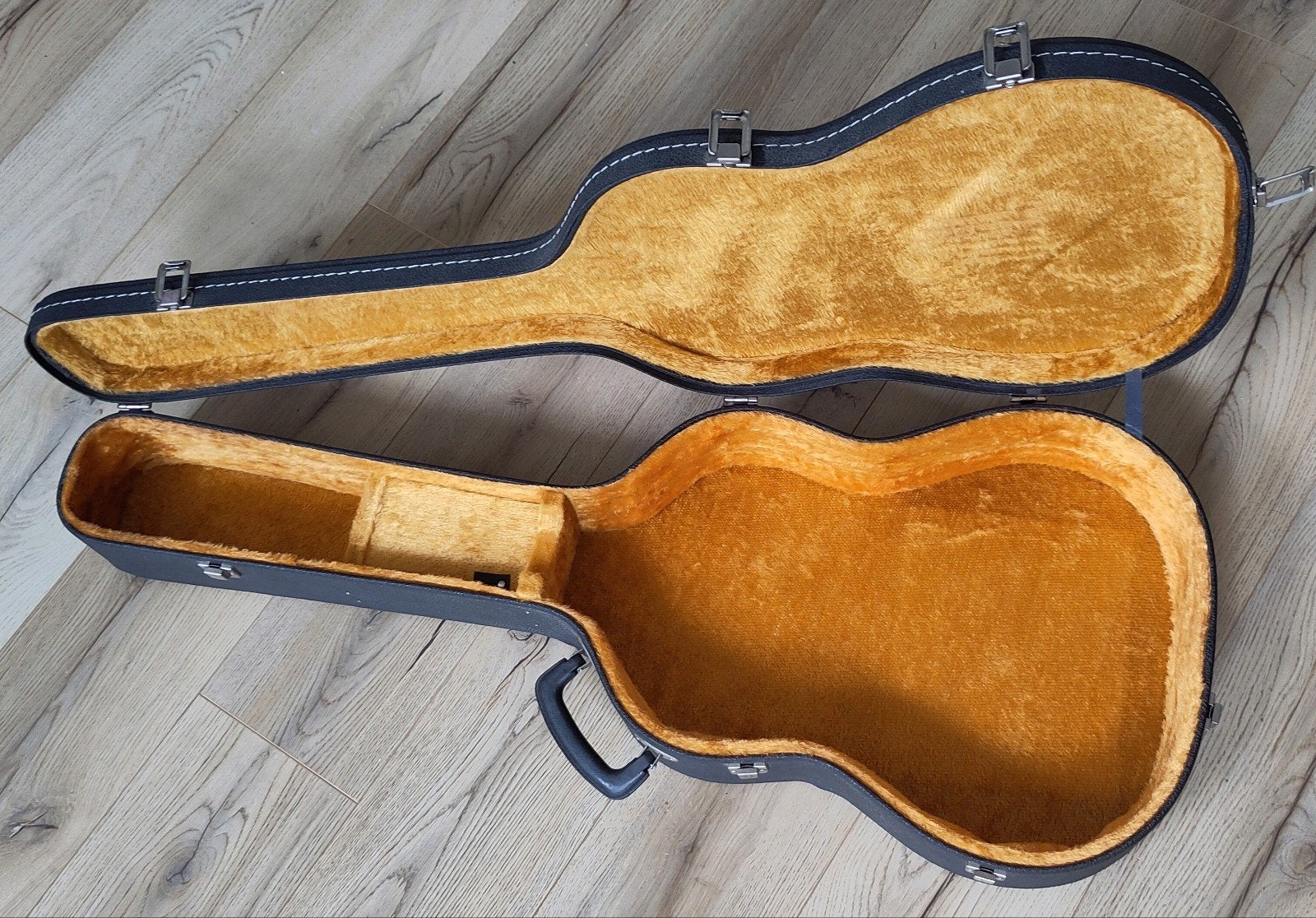 Vintage Takabe gitaarkoffer (made in Japan), Ophalen, Gebruikt, Akoestische gitaar