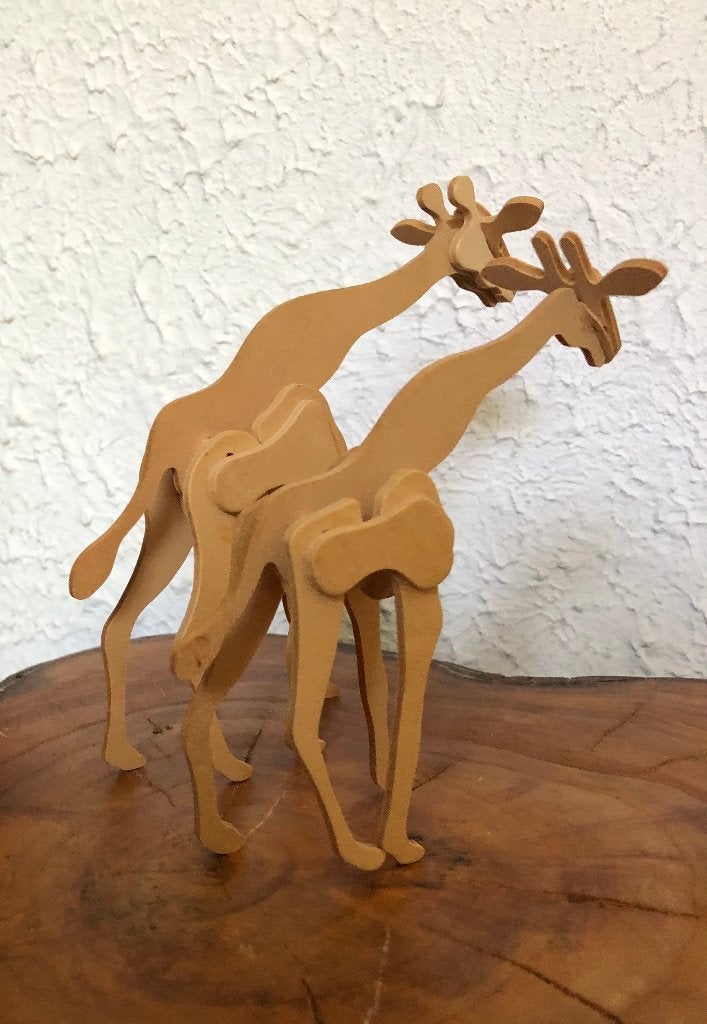2 giraffe van hout - leuk set, Houtsnijwerk, Minder dan 20 cm, Ophalen of Verzenden, Hout
