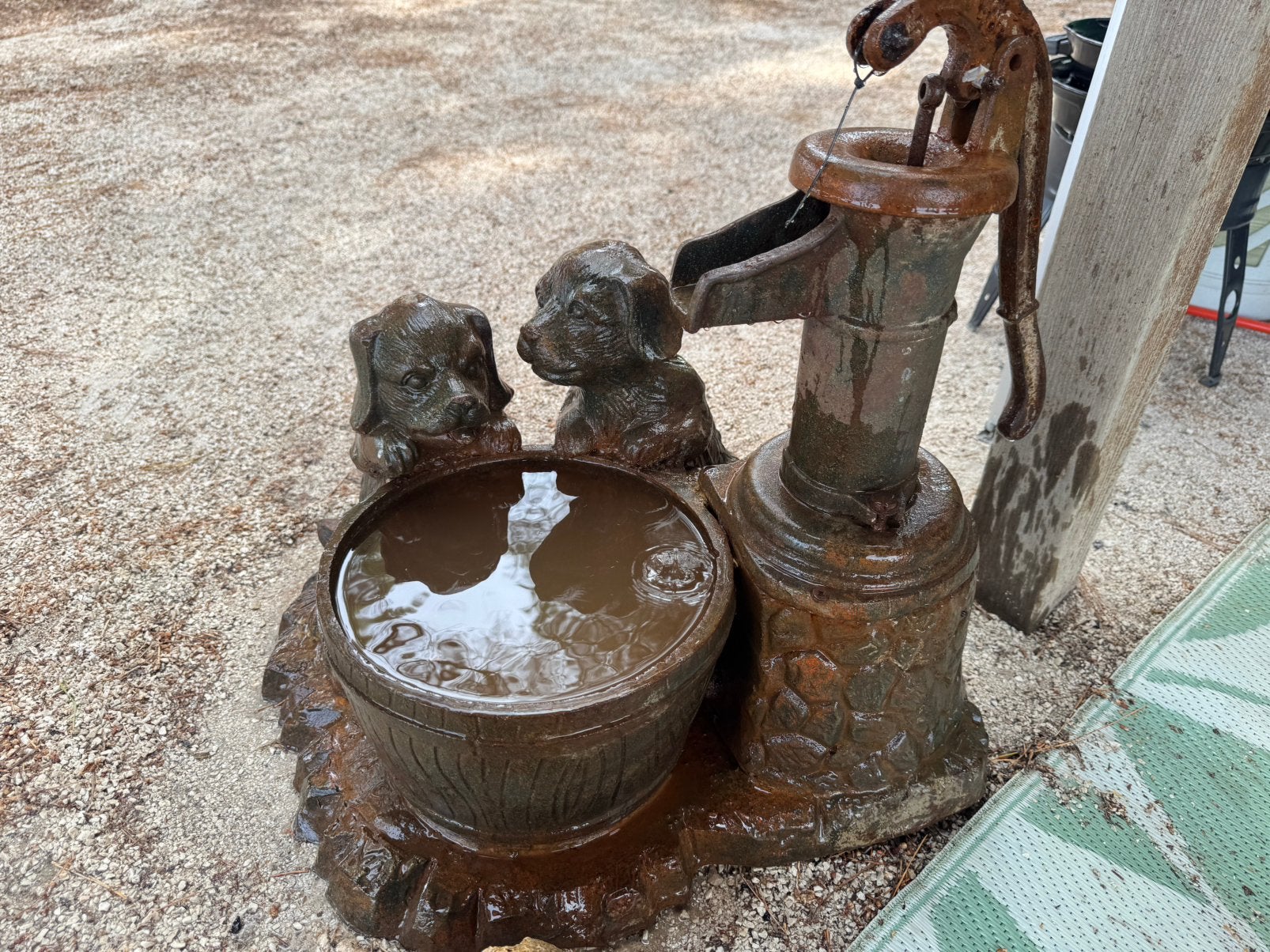 Waterpomp antiek frankrijk gietijzer uniek, Tuin en Terras, Ophalen of Verzenden, Metaal, Dierenbeeld