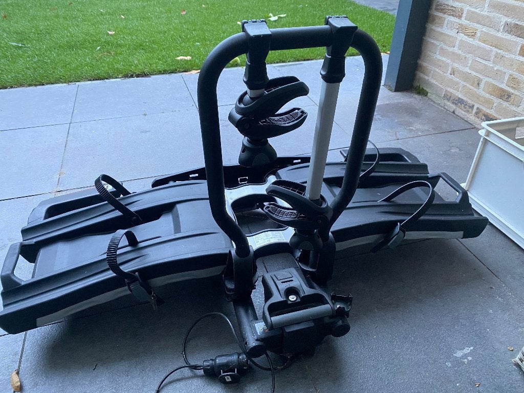 Fietsendrager Volvo van het merk Thule. Fixe4 bike., Auto diversen, Ophalen, Zo goed als nieuw, 2 fietsen, Trekhaakdrager