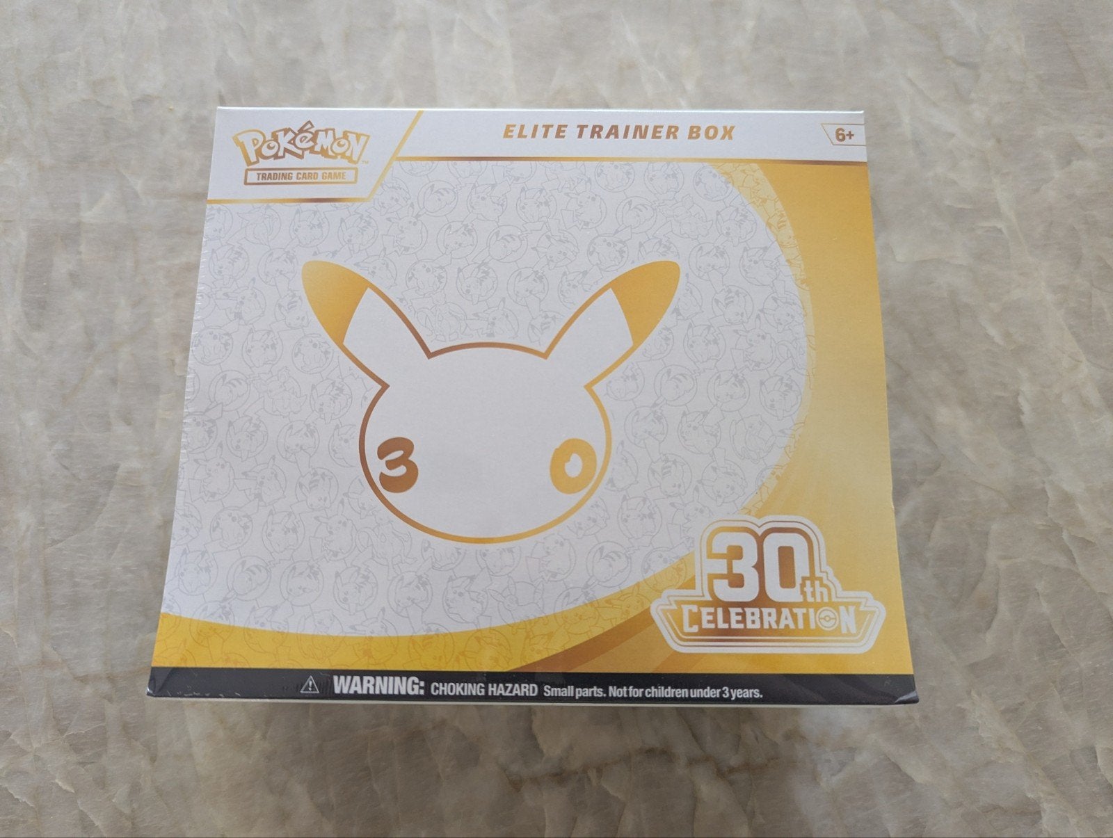 Pokémon 30th Celebration Elite Trainer Box, Ophalen of Verzenden, Nieuw, Boosterbox