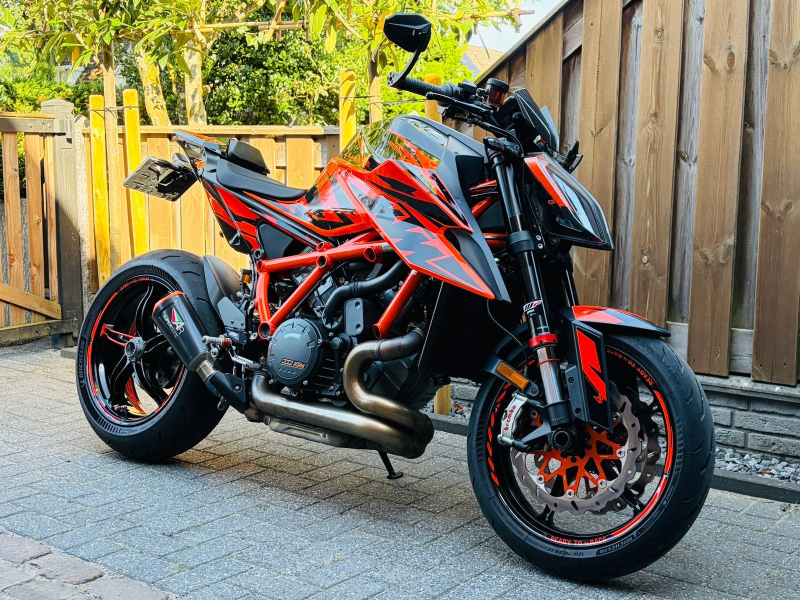 KTM SuperDuke 1290R (2020) Gen3 Austin QS+ TrackPack, 2 cilinders, Occasion, ., Motorrijbewijs A