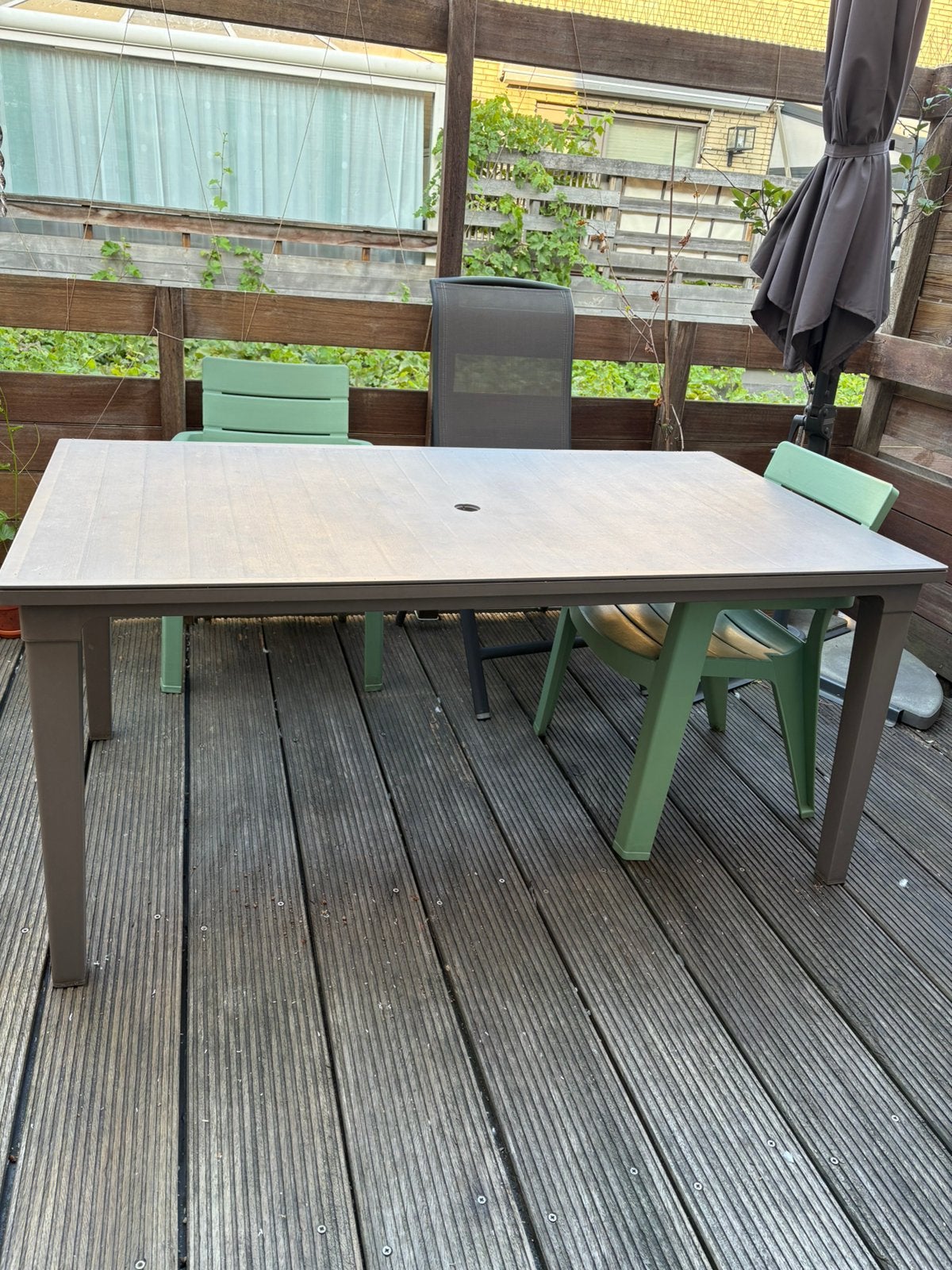 Gratis Tuintafel/ Balkontafel 1,64 x 0,93m, Ophalen of Verzenden, Gebruikt, Rechthoekig, Kunststof