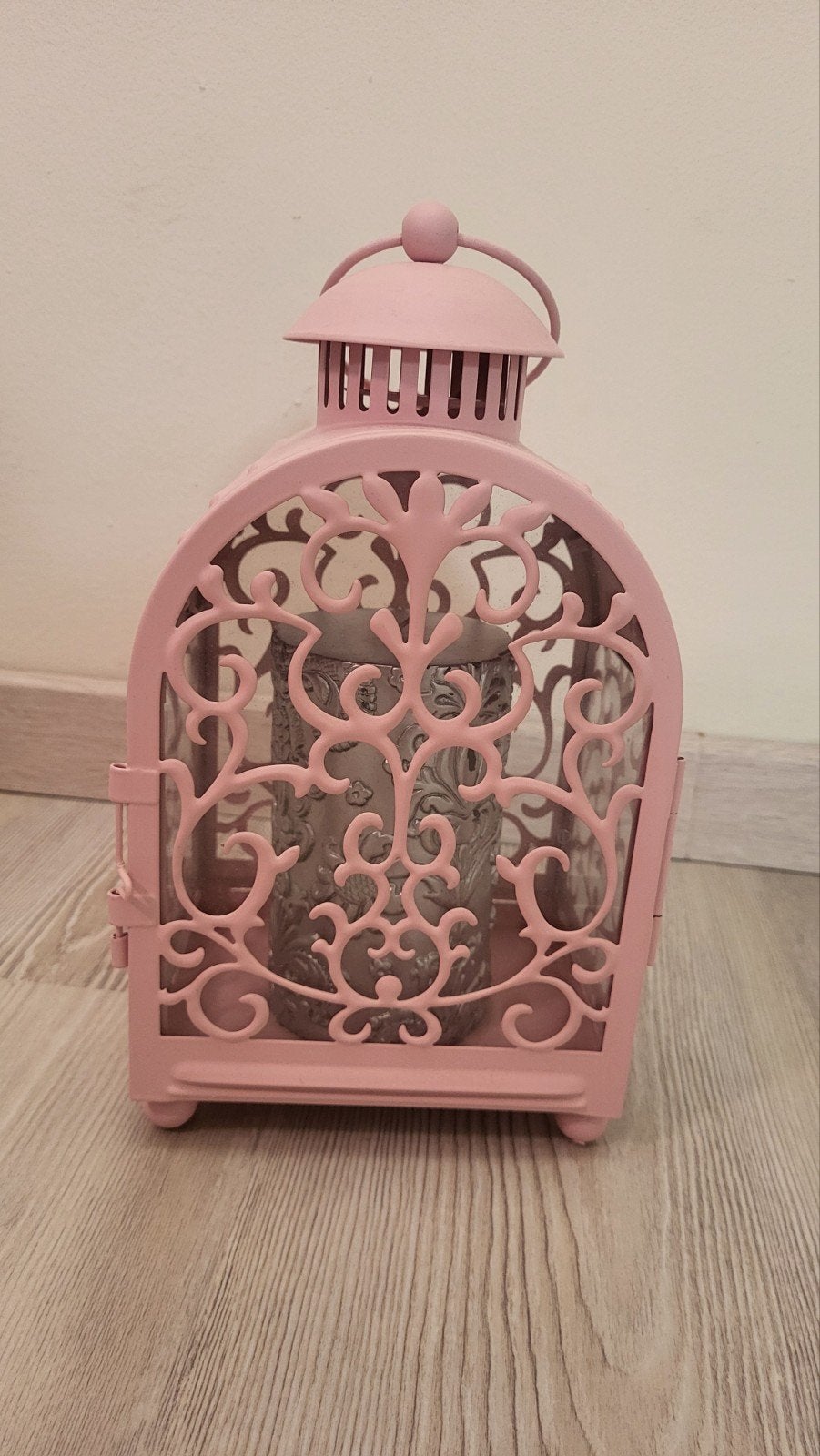 Roze metalen Ikea lantaarn Gottöra inclusief kaars, Lantaarn, Ophalen of Verzenden, Zo goed als nieuw, Roze