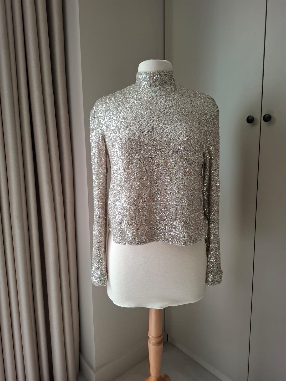 H&M Glitter Top met Lange Mouwen en Col - Maat XS, Kleding | Dames, Tops, Verzenden, Zo goed als nieuw, Lange mouw, Maat 34 (XS) of kleiner