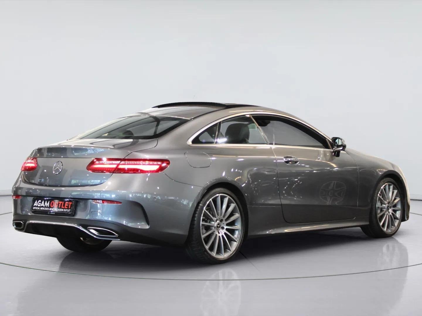 Mercedes-Benz E-Klasse Coupé 200 | Panorama dak, Auto's, Mercedes-Benz, Automaat, 12 maanden, Achterwielaandrijving, 4 cilinders