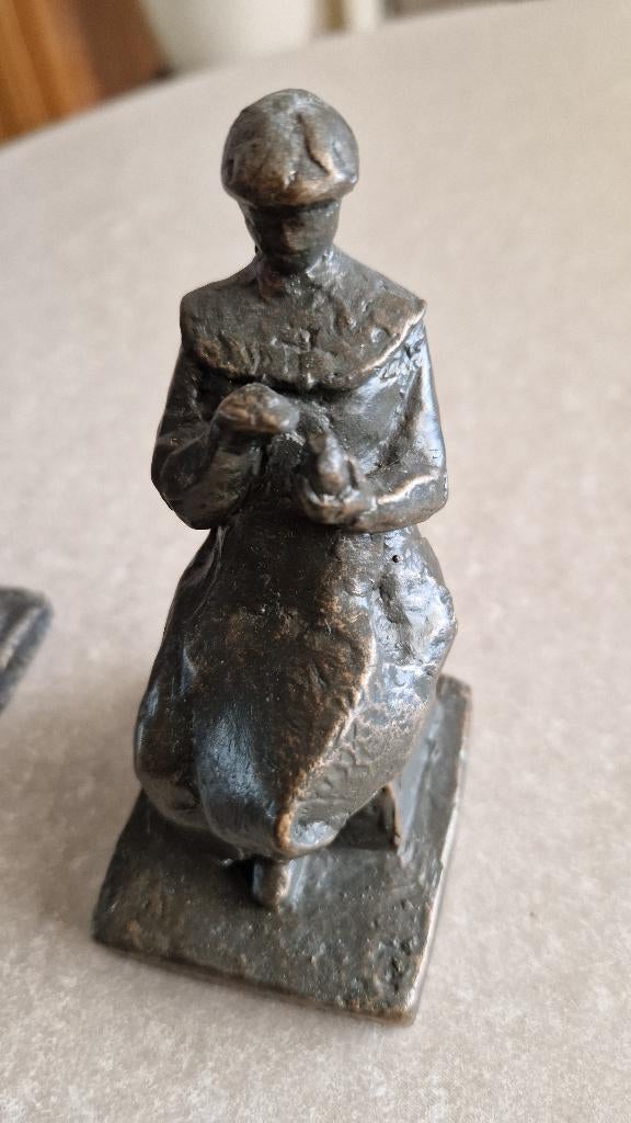 oud beeldje de lampenmaakster, Ophalen of Verzenden, Gebruikt, Mens