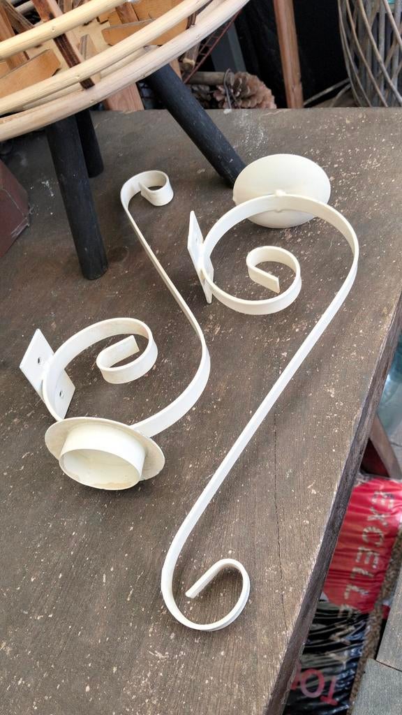 Brocante metalen witte muur kandelaar kandelaren, Antiek en Kunst, Ophalen of Verzenden