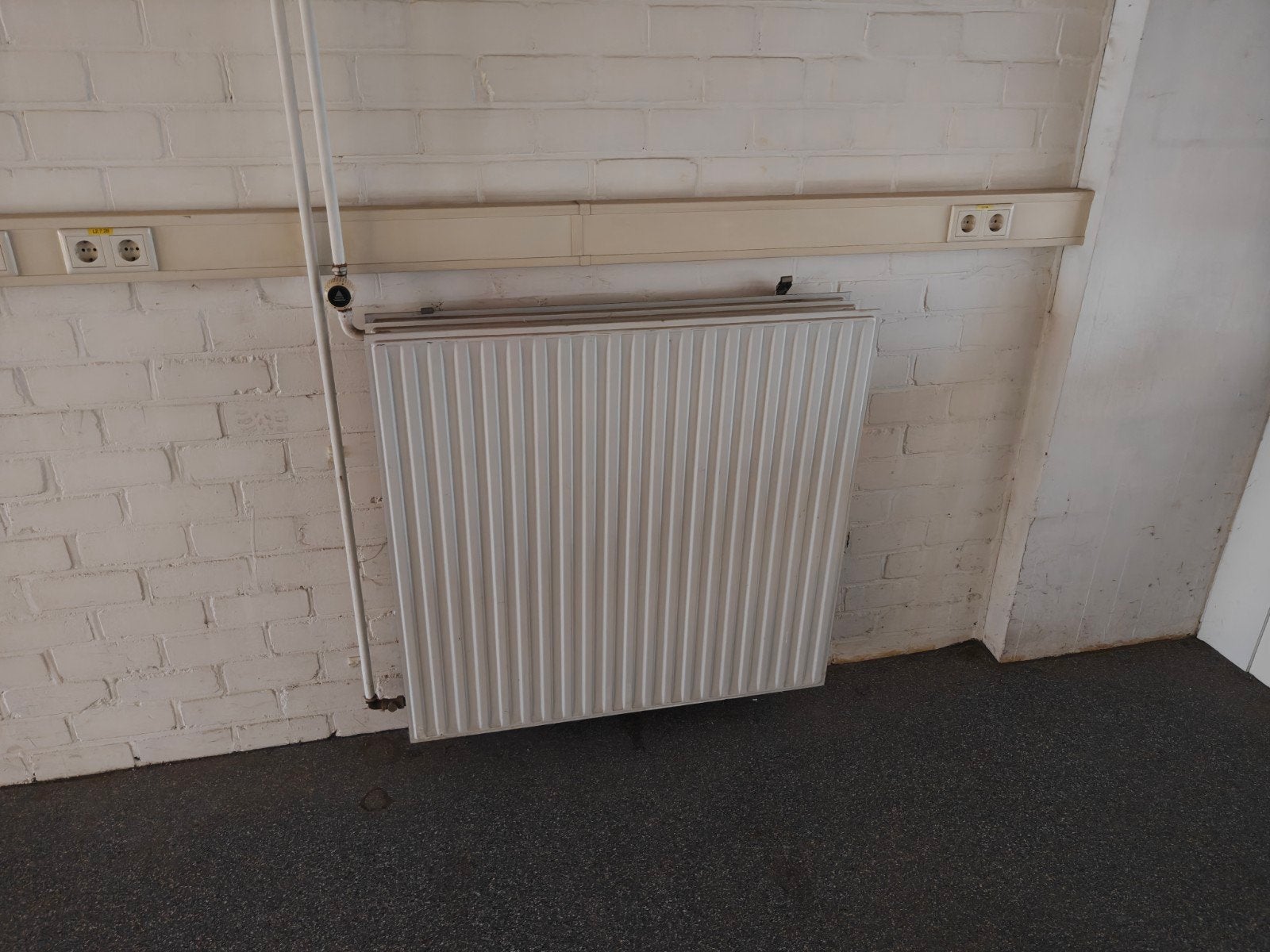 Gratis af te halen radiator - zelf demonteren en afdoppen, Ophalen, 30 tot 80 cm, Gebruikt, Radiator