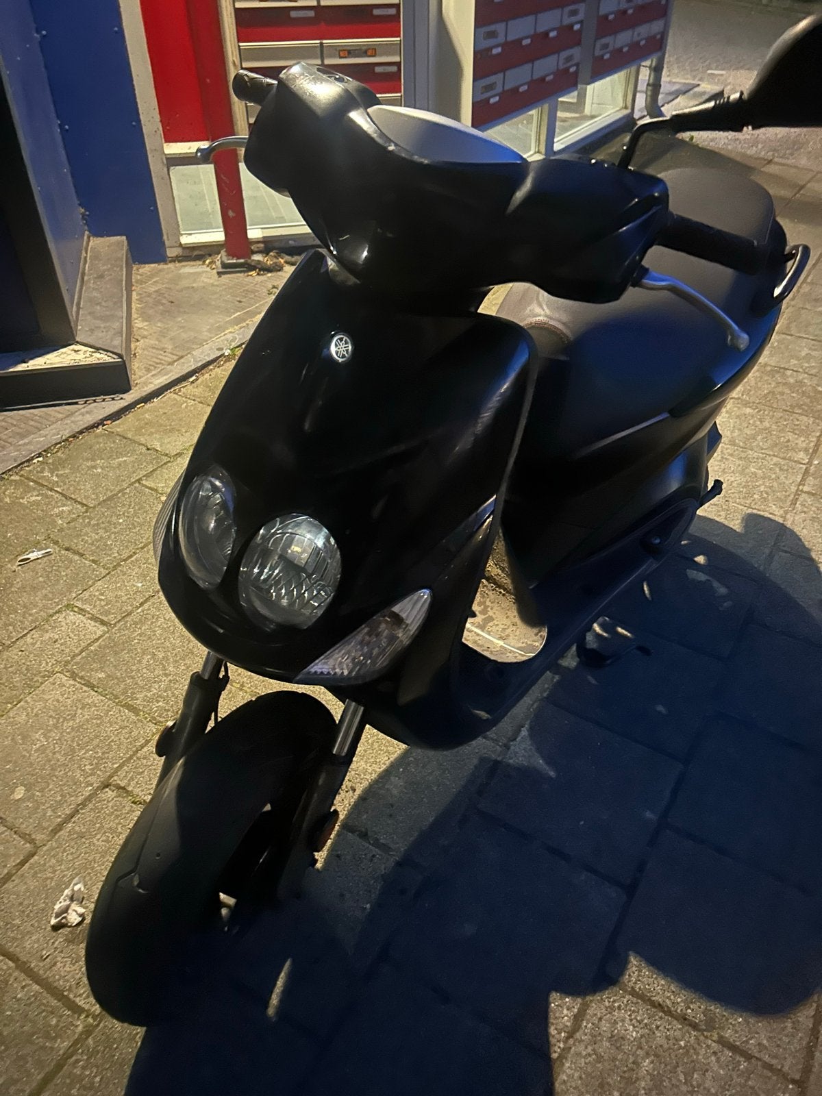 Zwarte Yamaha Neos Scooter - Goed Onderhouden, Fietsen en Brommers, Snorfietsen en Snorscooters, Ophalen of Verzenden, Gebruikt