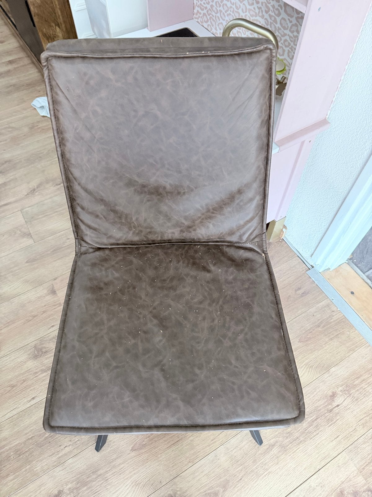 Gratis 6 gebruikte stoelen, ook geschikt als oud ijzer, Huis en Inrichting, Stoelen, Gebruikt, Bruin, Ophalen of Verzenden, Metaal