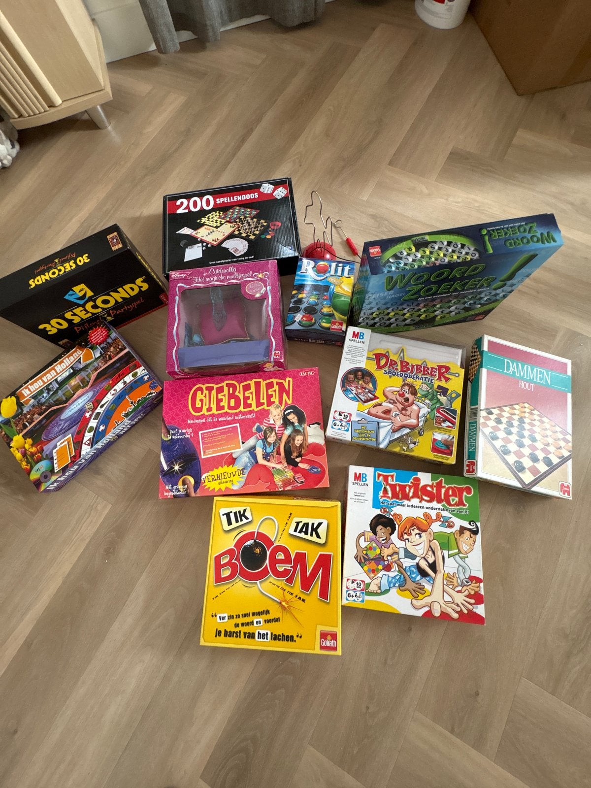 Verschillende spellen voor uren speelplezier., Een of twee spelers, Ophalen, Gebruikt