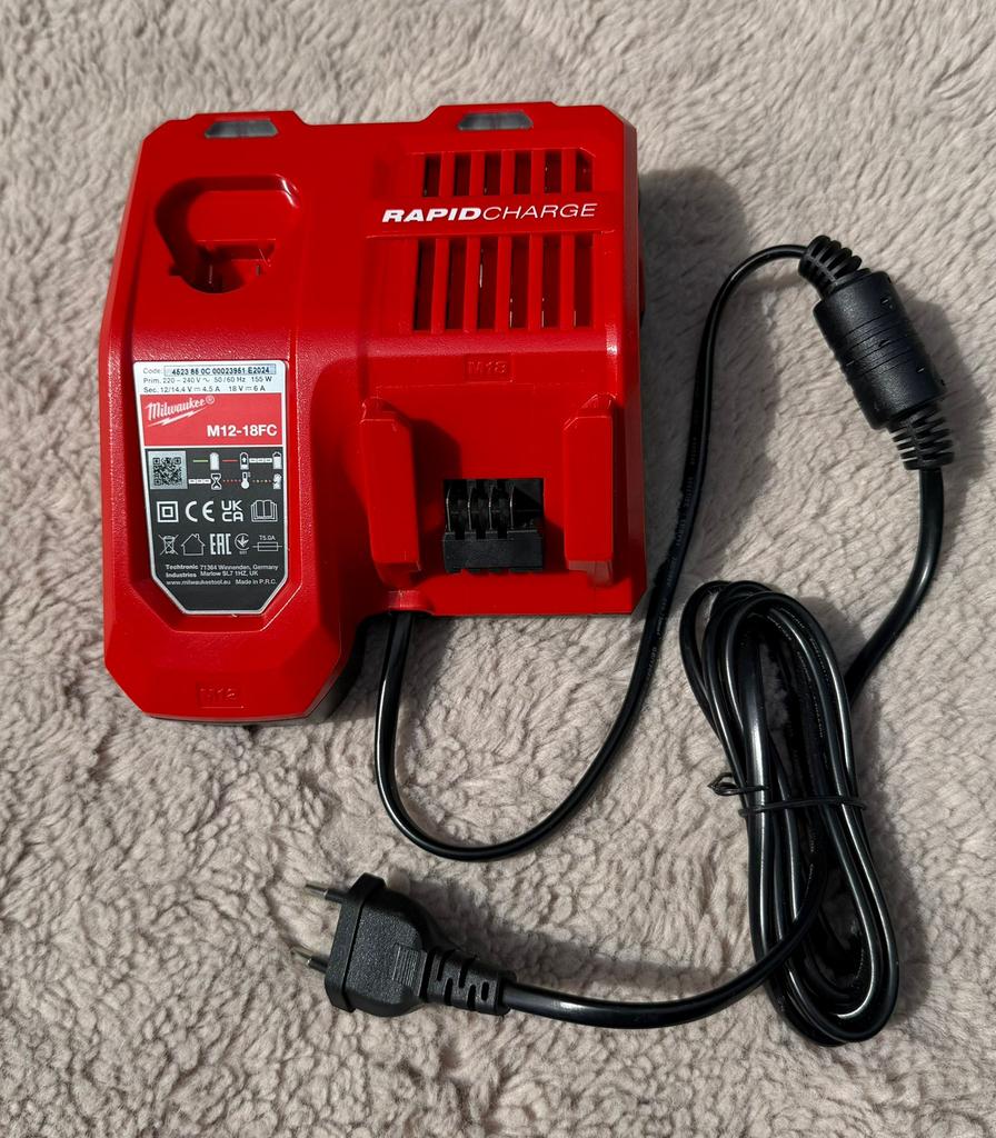 Milwaukee M12-18 FC Universele Snellader 12V, 14.4V & 18V, Ophalen of Verzenden, Zo goed als nieuw