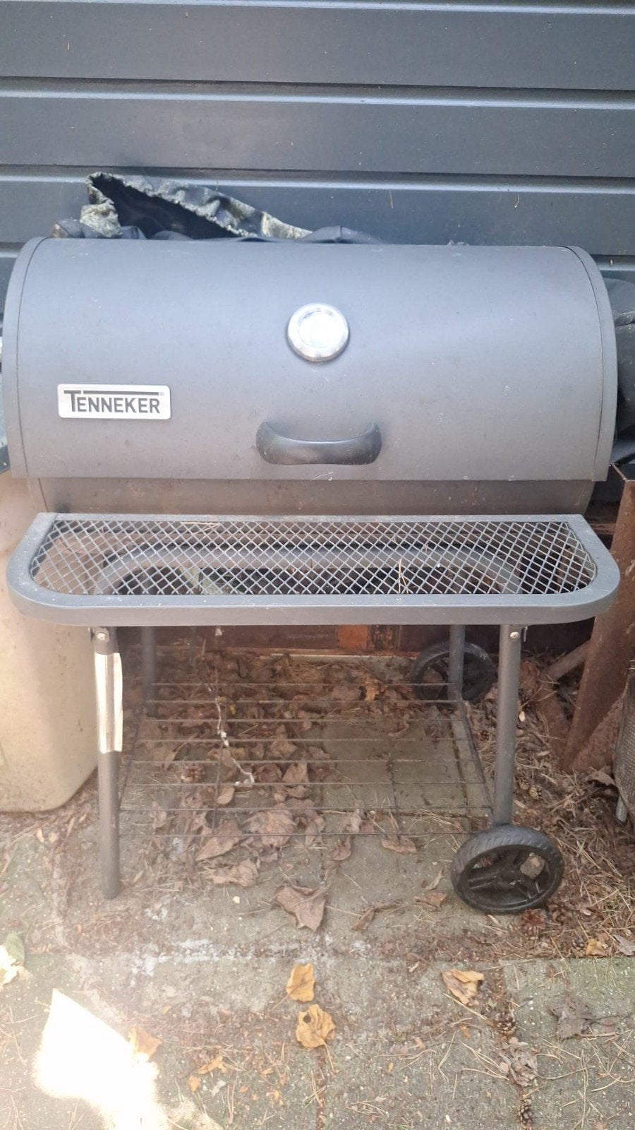 Grote Tenneker houtskool BBQ met afdekhoes, Ophalen, Gebruikt, Tenneker