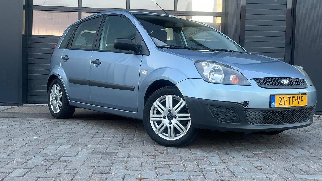 Ford Fiësta 1.3 8V 5DR 2006 Blauw facelift airco zuinig !, Auto's, Ford, Stof, 40 €/maand, 4 cilinders, Blauw