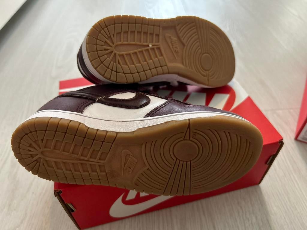 Nike Dunk Low maat 28 €30, Ophalen of Verzenden, Zo goed als nieuw, Jongen of Meisje, Sportschoenen
