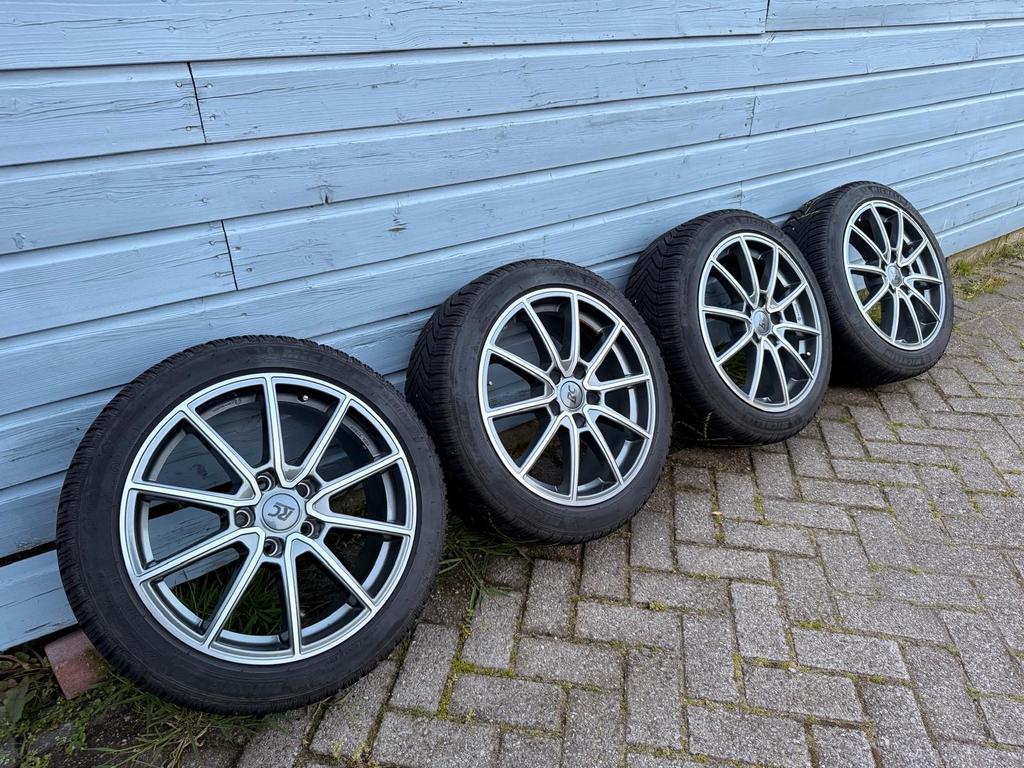 RC Design RC32 velgen 17 inch met Michelin banden, Auto-onderdelen, Banden en Velgen, Ophalen, Gebruikt, Banden en Velgen, 17 inch