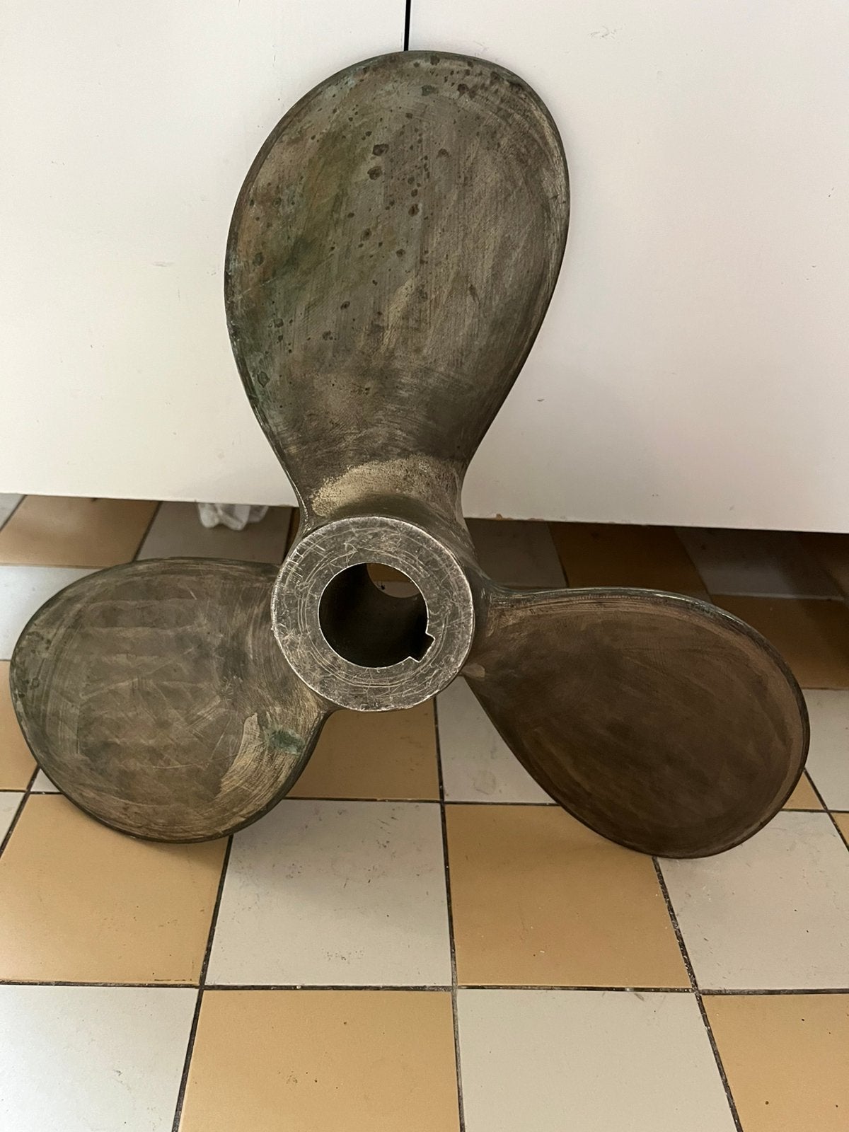 Foto 5 van Schroef, 15 inch, as: 38 - 31 mm, voor klassiek schip