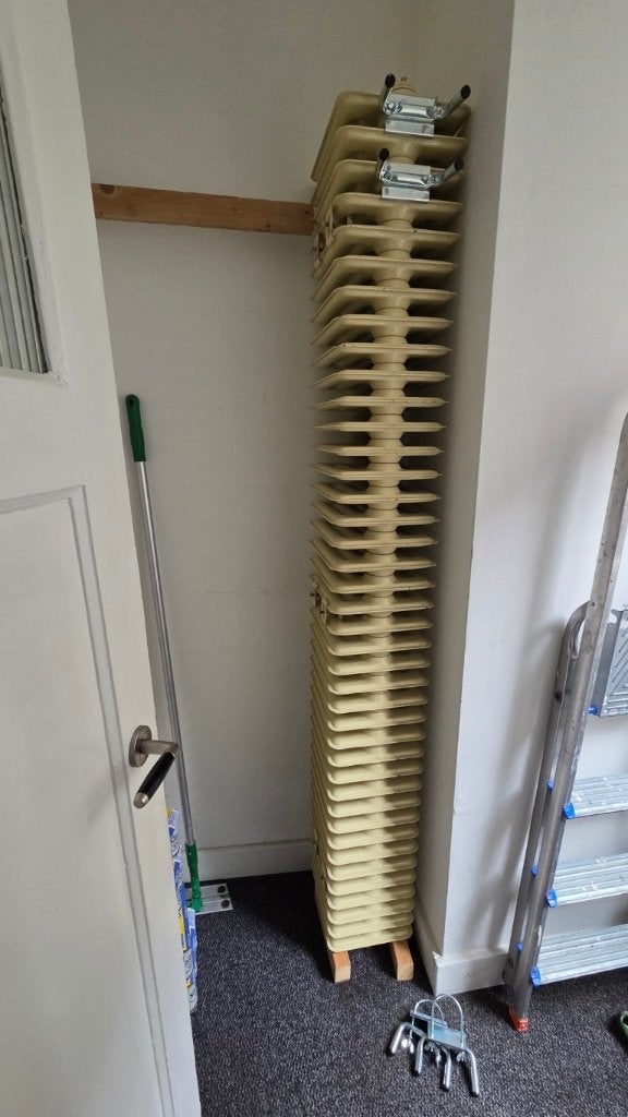 Kolomradiator ledenradiator 200 B x 25 D x 30 H, Ophalen, 30 tot 80 cm, Gebruikt, Radiator