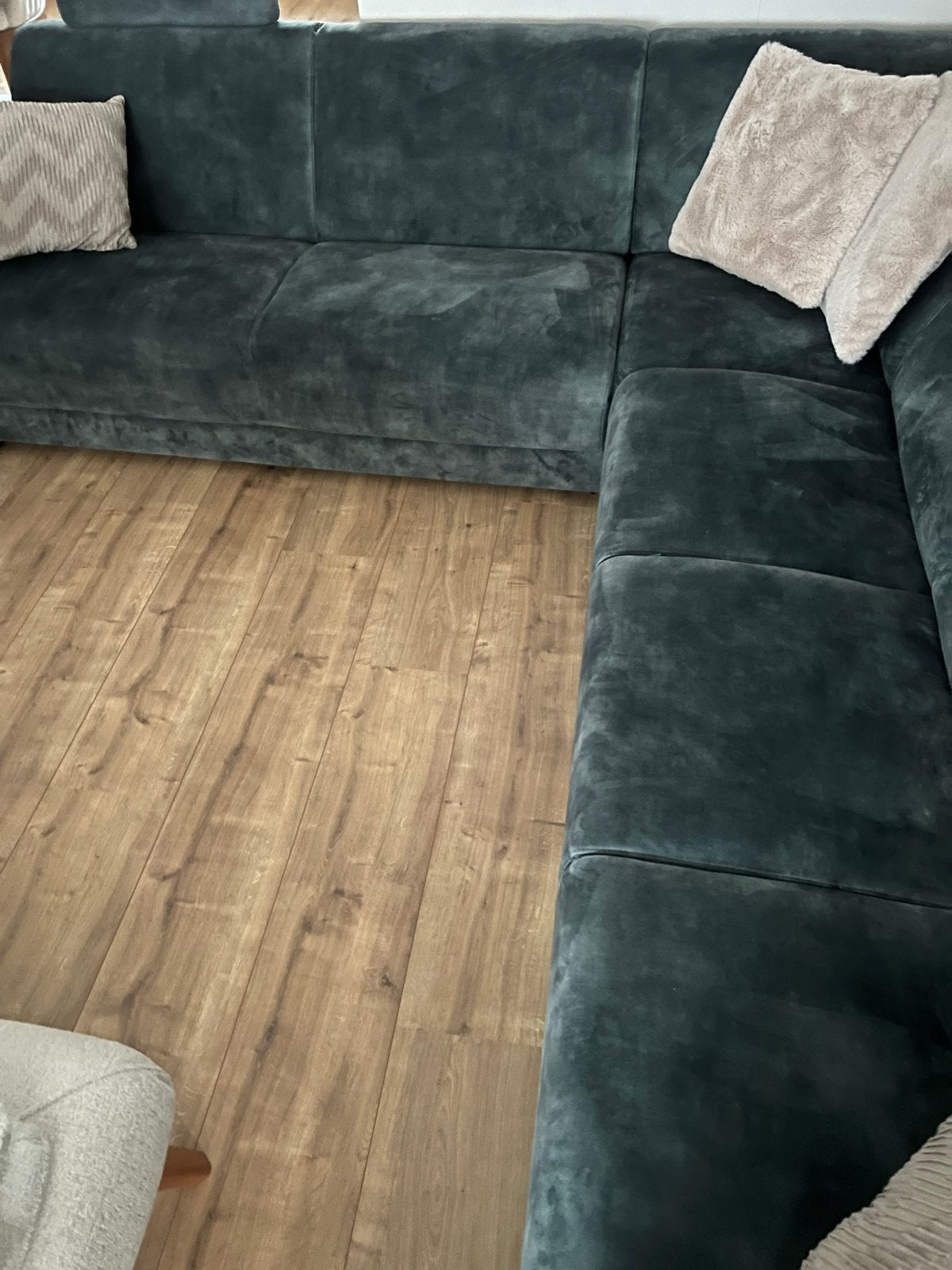 Comfortabele Hoekbank in Donkergroen velvet stof, Huis en Inrichting, Ophalen, 250 tot 300 cm, Gebruikt, 100 tot 125 cm