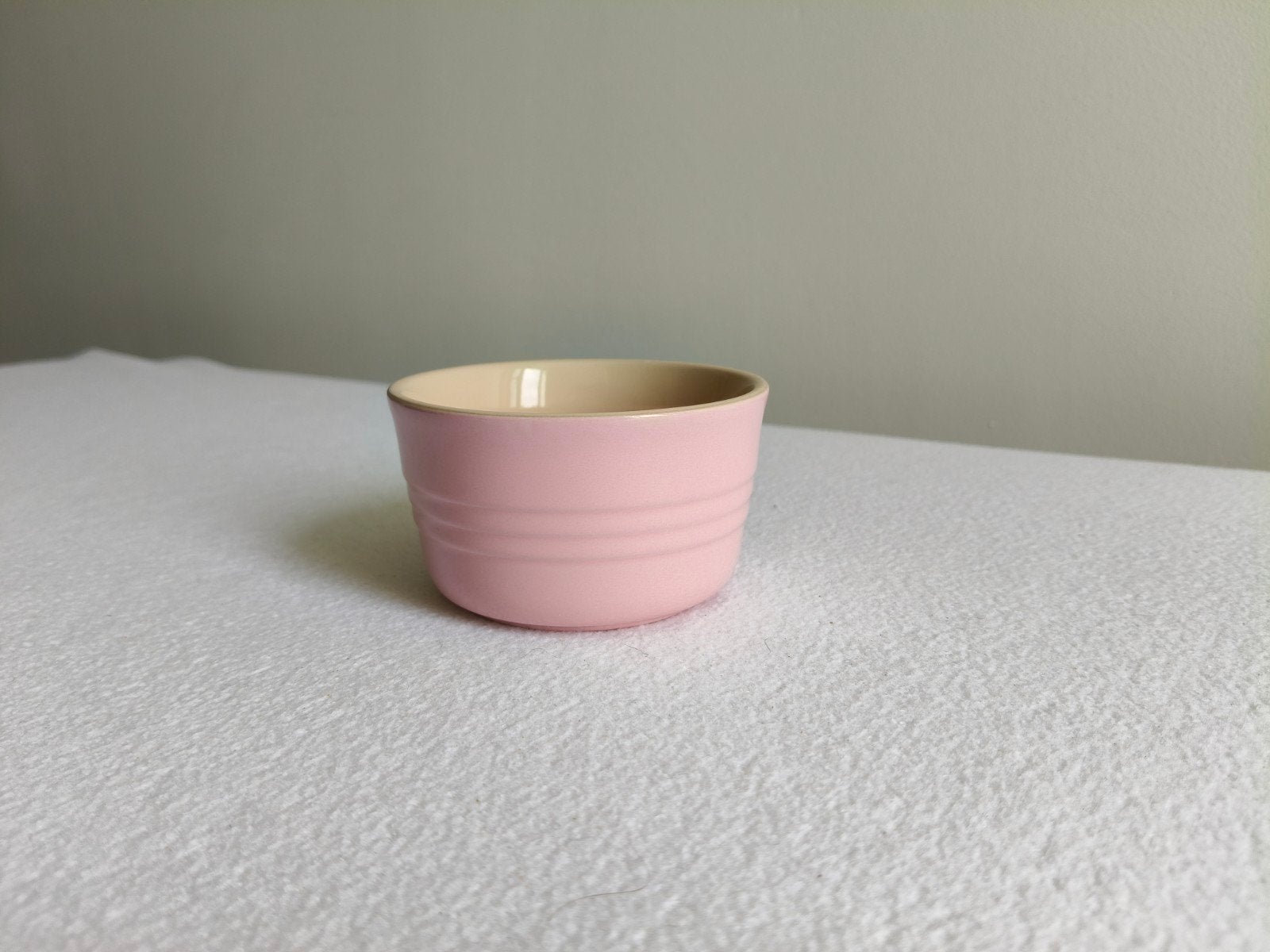 Le Creuset schaaltje roze, Le Creuset, Ophalen of Verzenden, Roze, Steen/keramiek