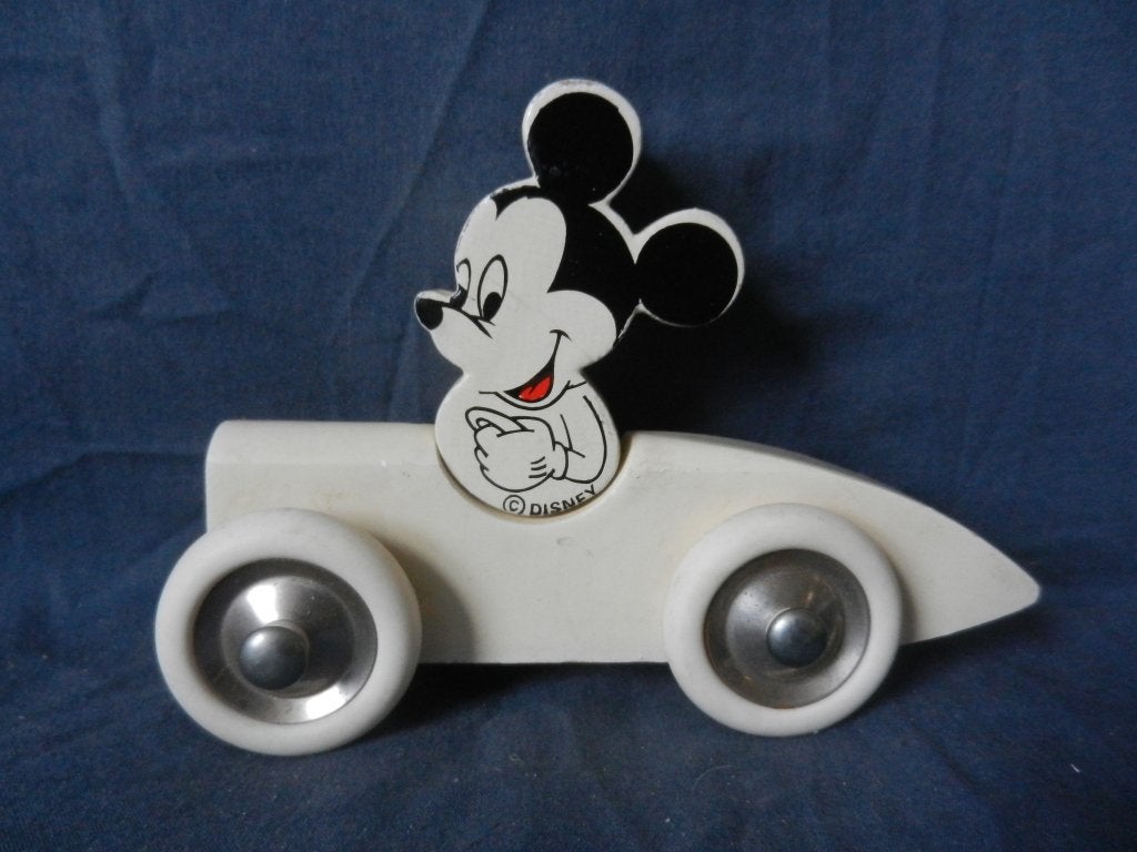 Mickey Mouse in wit houten bolide door Vilac Frans jaren 90, Ophalen of Verzenden, Mickey Mouse, Zo goed als nieuw, Overige typen