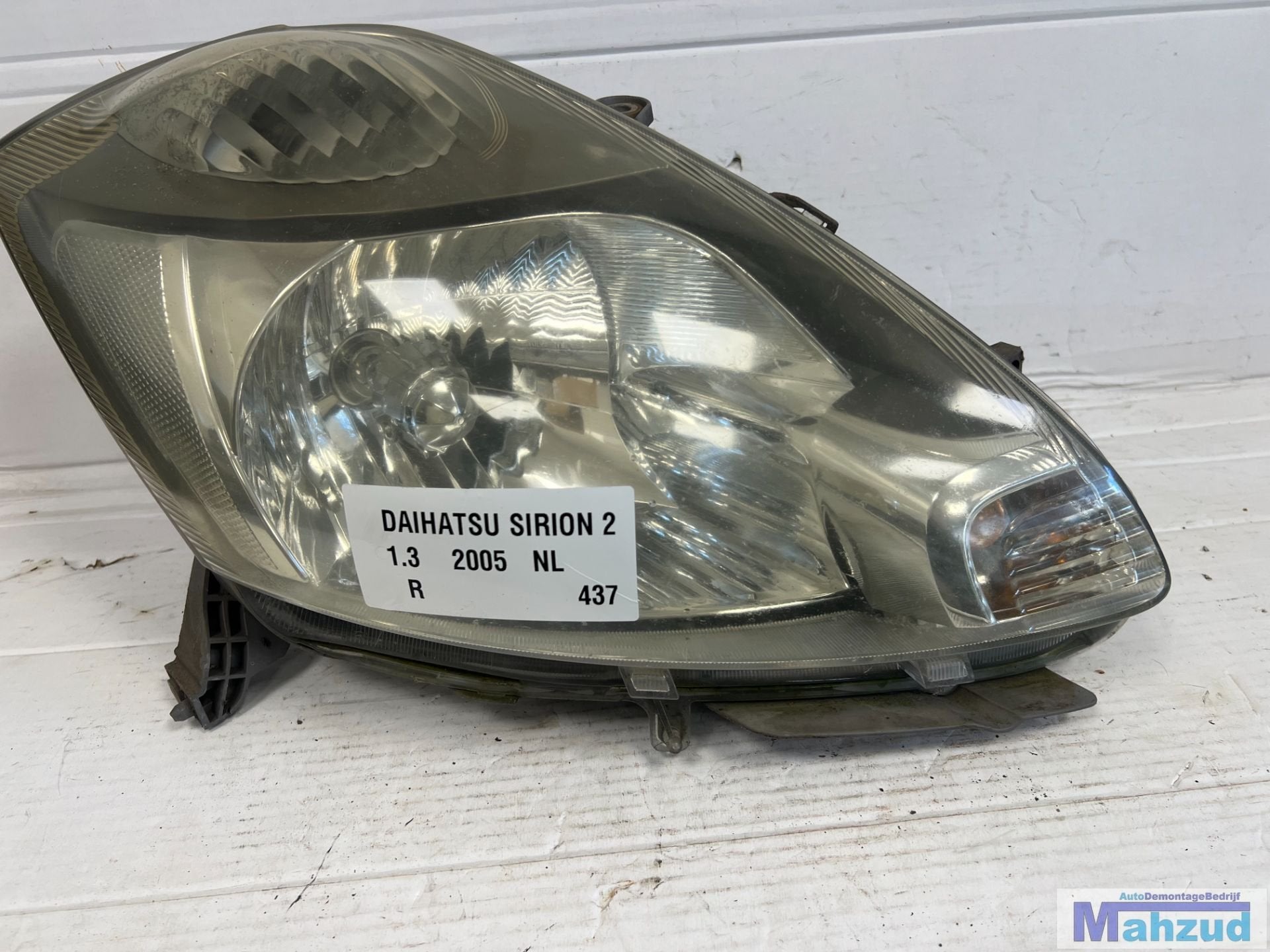 DAIHATSU SIRION 2 rechts koplamp 2005-2012, Auto-onderdelen, Ikeda-shi 1-1
563-8651  Osaka, Gebruikt, Daihatsu, Info@daihatsu.co.jp