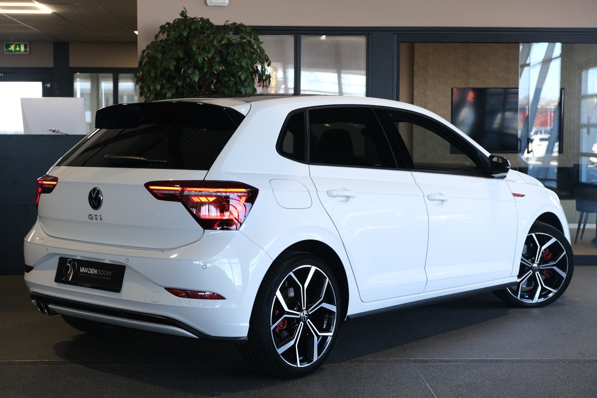 Volkswagen Polo 2.0 TSI GTI Facelift DSG 207PK Navi IQ Led A, 1272 kg, Gebruikt, 680 kg, 4 cilinders