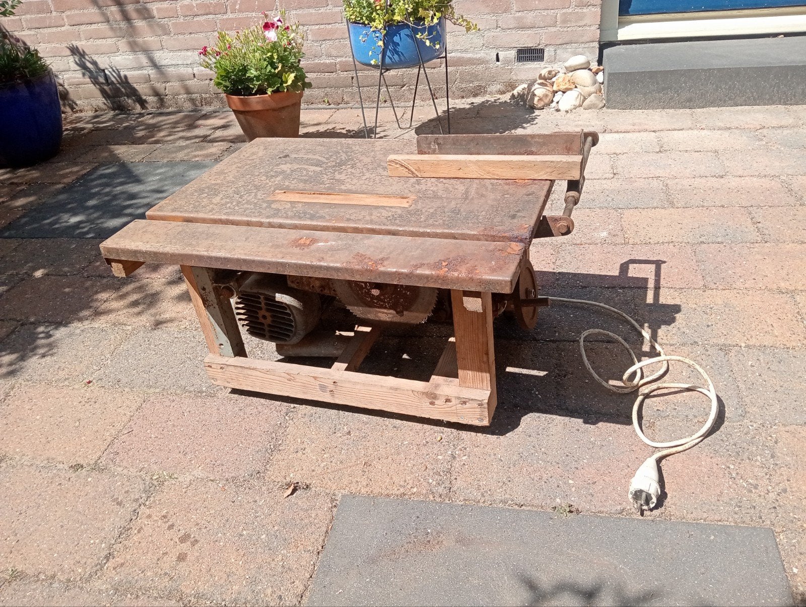 Oude houten zelfgemaakte tafelzaag cirkelzaag machine, Gebruikt, Cirkelzaag, Ophalen of Verzenden, 30 tot 70 mm