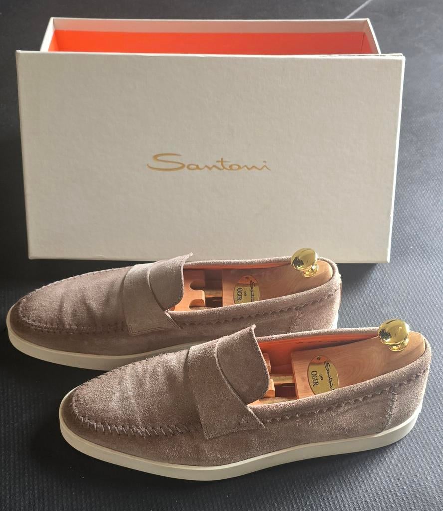 Santoni suède loafers maat 8.5 (42,5) - Zo goed als nieuw, Kleding | Heren, Schoenen, Loafers, Bruin, Ophalen of Verzenden, Zo goed als nieuw