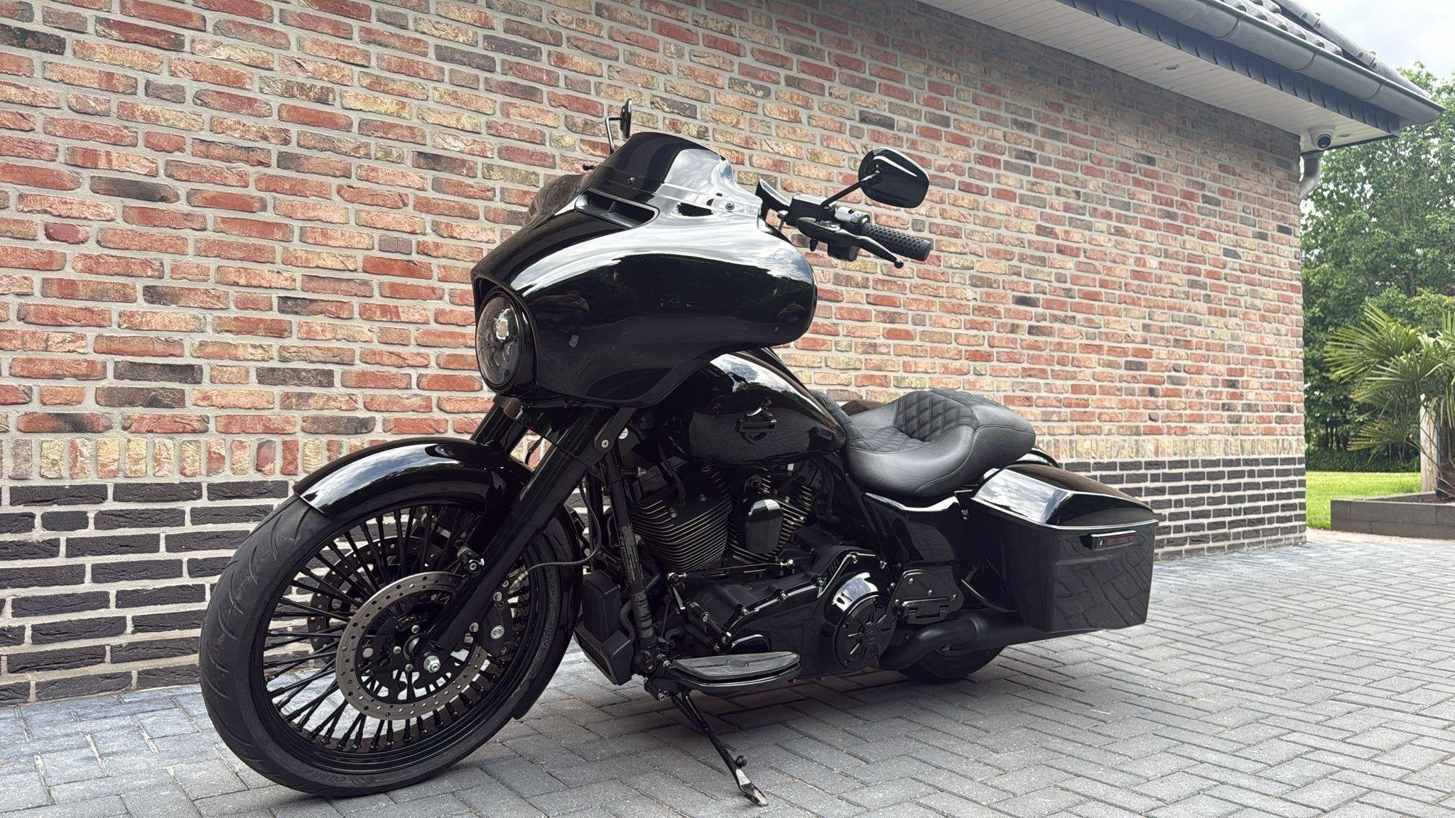 Harley Davidson 103 FLHX Street Glide Bagger 21'' CVO Black, Motoren, Motoren | Harley-Davidson, Laan van Vredenoord 33
2289 DA  Rijswijk, NL