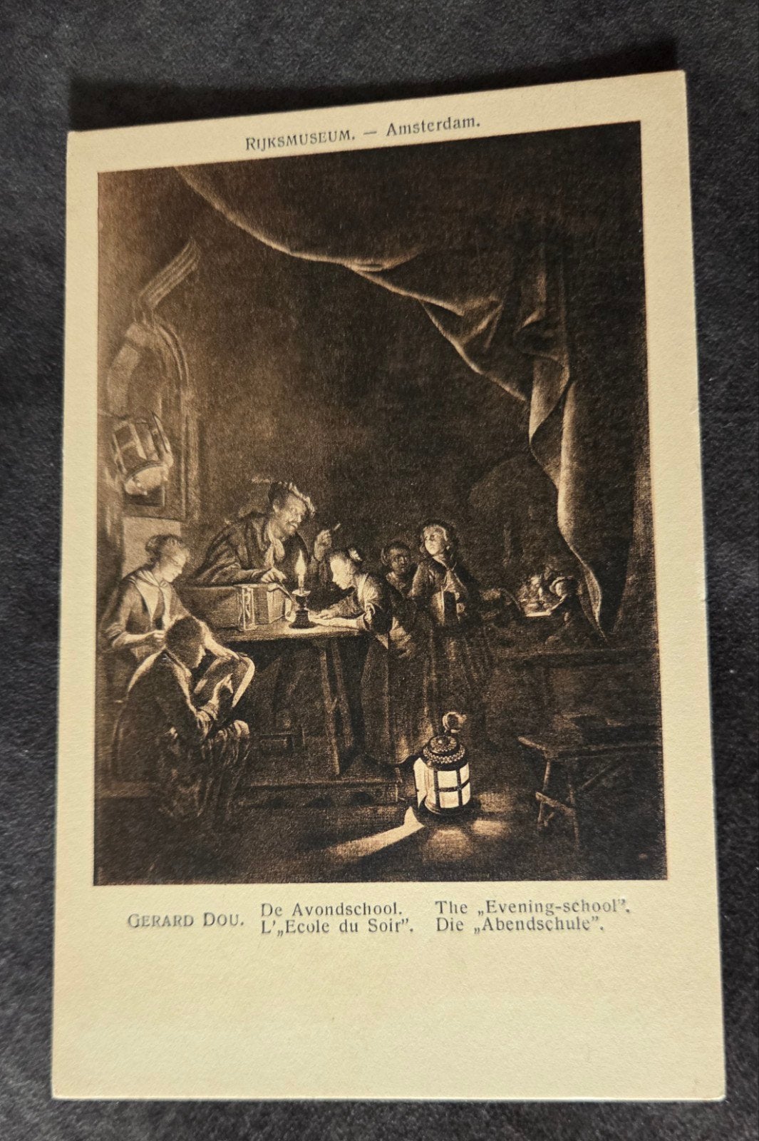 Oude briefkaart 'De Avondschool' van Gerard Dou, Rijksmuseum, Verzenden, 1920 tot 1940, Ongelopen, Overige thema's